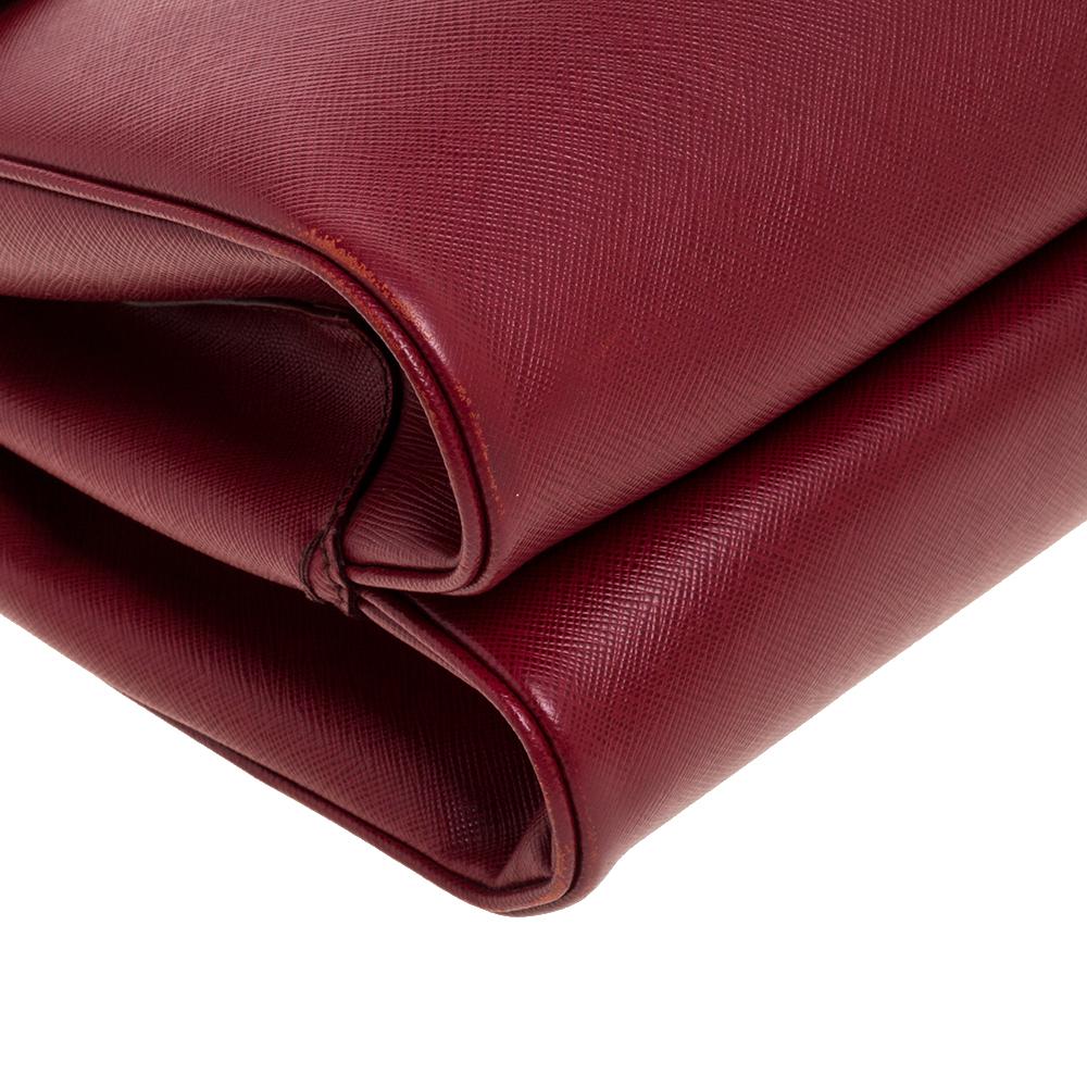 Prada Red Saffiano Lux Leather Spazzolato Gusset Top Handle Bag In Good Condition In Dubai, Al Qouz 2