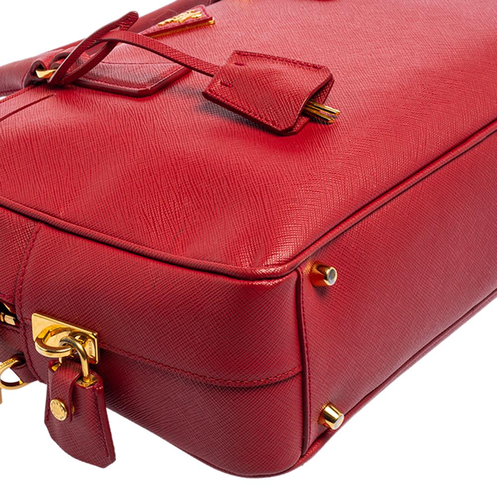 Prada Rote Saffiano Lux Bauletto-Tasche aus Leder mit Reißverschluss 6