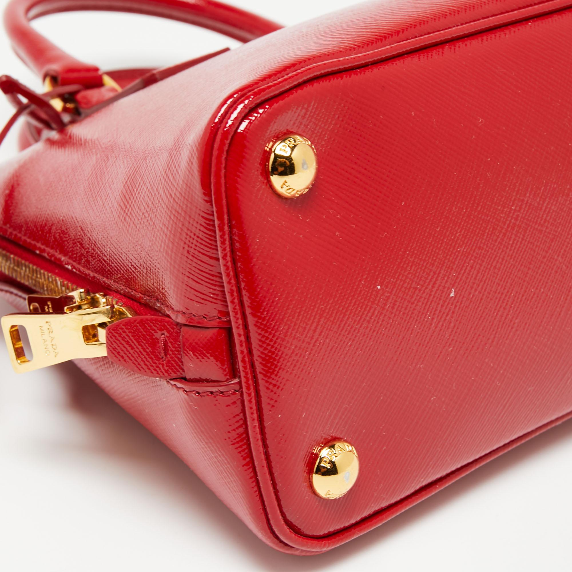 Prada Red Saffiano Patent Leather Small Promenade Satchel In Excellent Condition In Dubai, Al Qouz 2