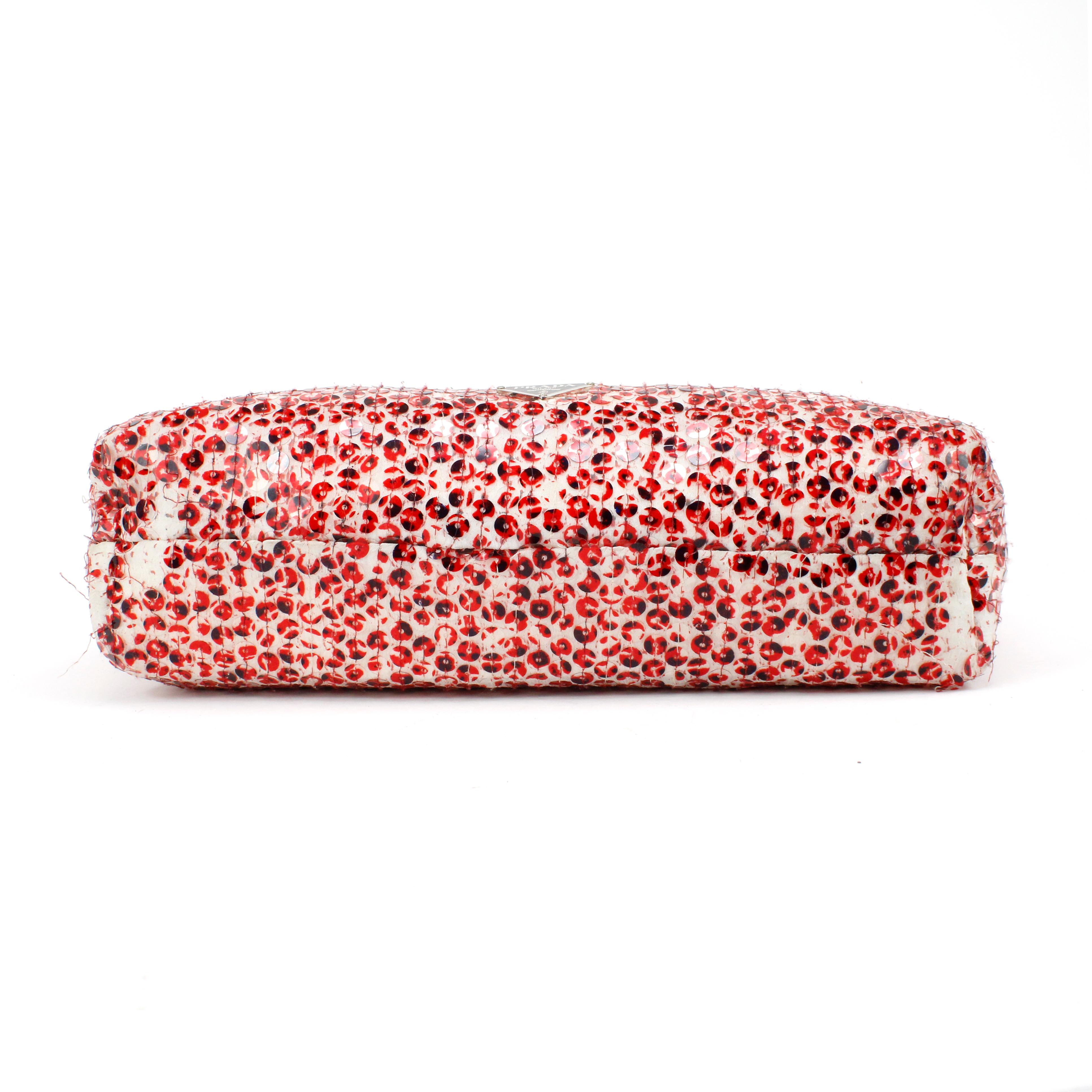 Prada Red Sequin Bag  In Good Condition For Sale In Bressanone, IT