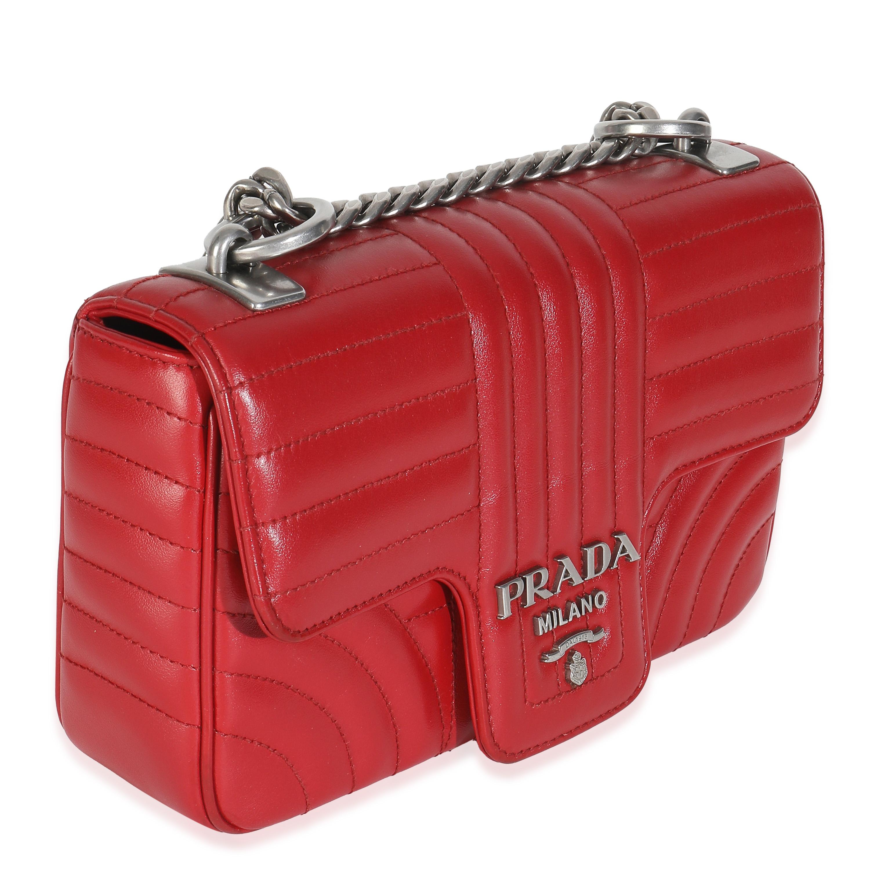 Rouge Prada Red Soft Calfskin Impunture Diagramme Medium Chain Flap Bag en vente