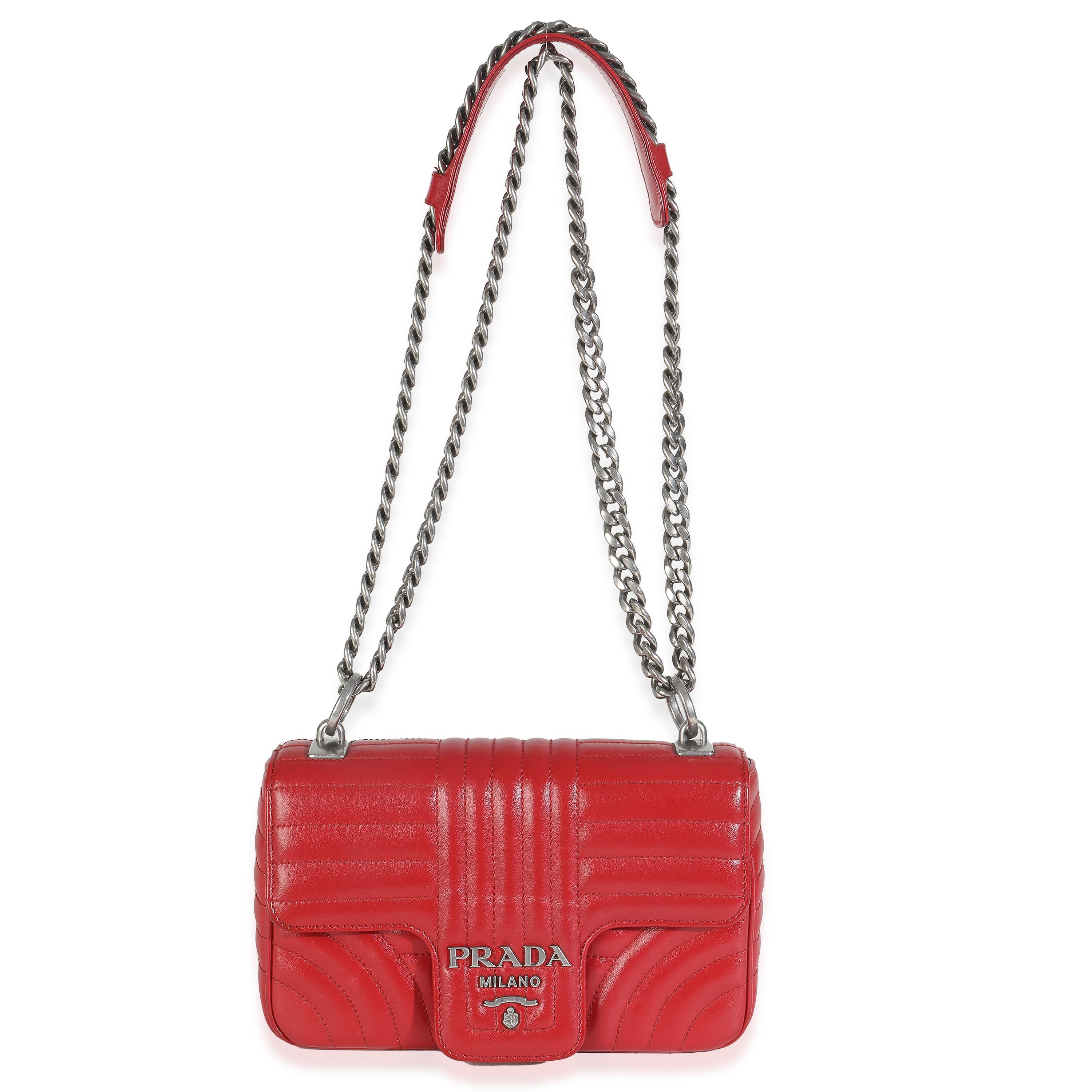 Prada Red Soft Calfskin Impunture Diagramme Medium Chain Flap Bag en vente 1