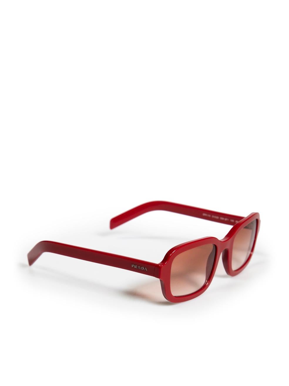CONDITION is Very good. Minimal wear to sunglasses is evident. Minimal wear to the right side with a small scratch to the lens and frame on this used Prada designer resale item. These sunglasses come with original case.
 
 
 
 Details
 
 
 Red
 
