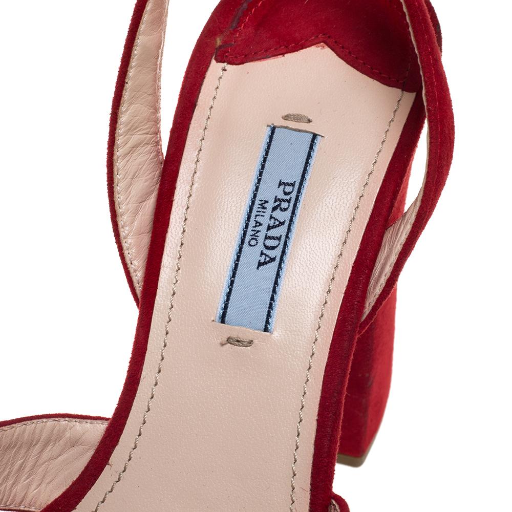 Prada Red Suede Block Heel Platform Ankle Strap Sandals Size 38 In Good Condition In Dubai, Al Qouz 2