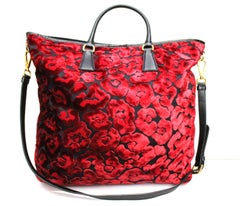 Prada Rote Shopper-Tasche aus Wildleder