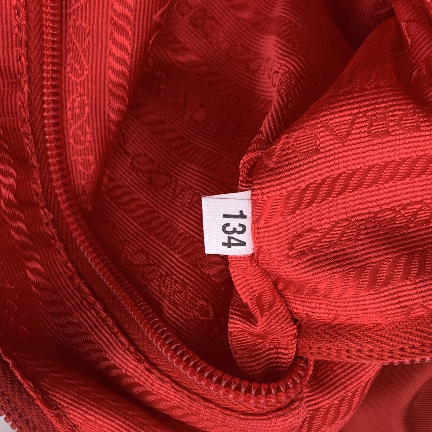 Bolso Hobo Prada Rojo Tessuto Nylon con Correa de Piel en venta 3