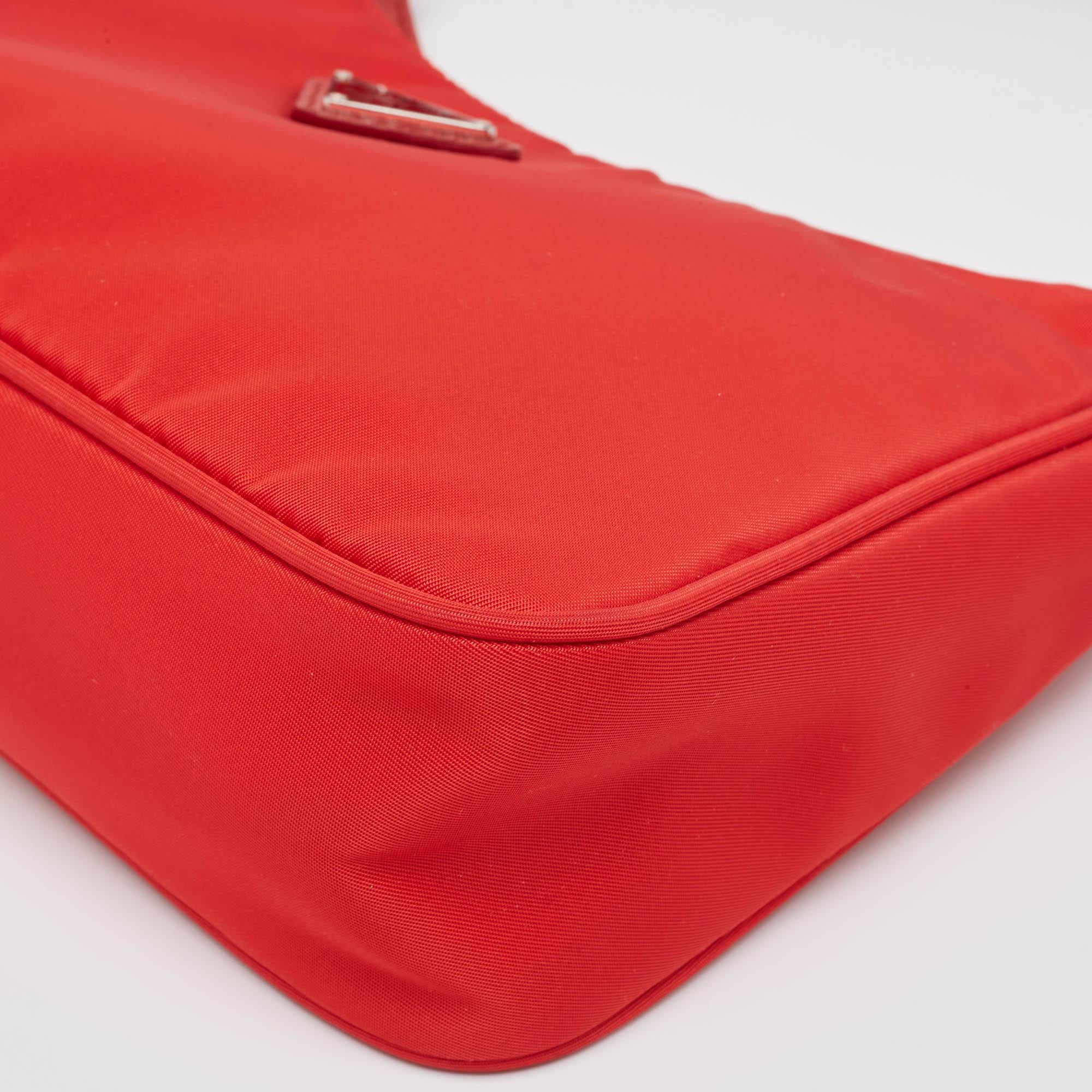 Prada Red Tessuto Nylon Re-Edition 2000 Baguette Bag For Sale 6