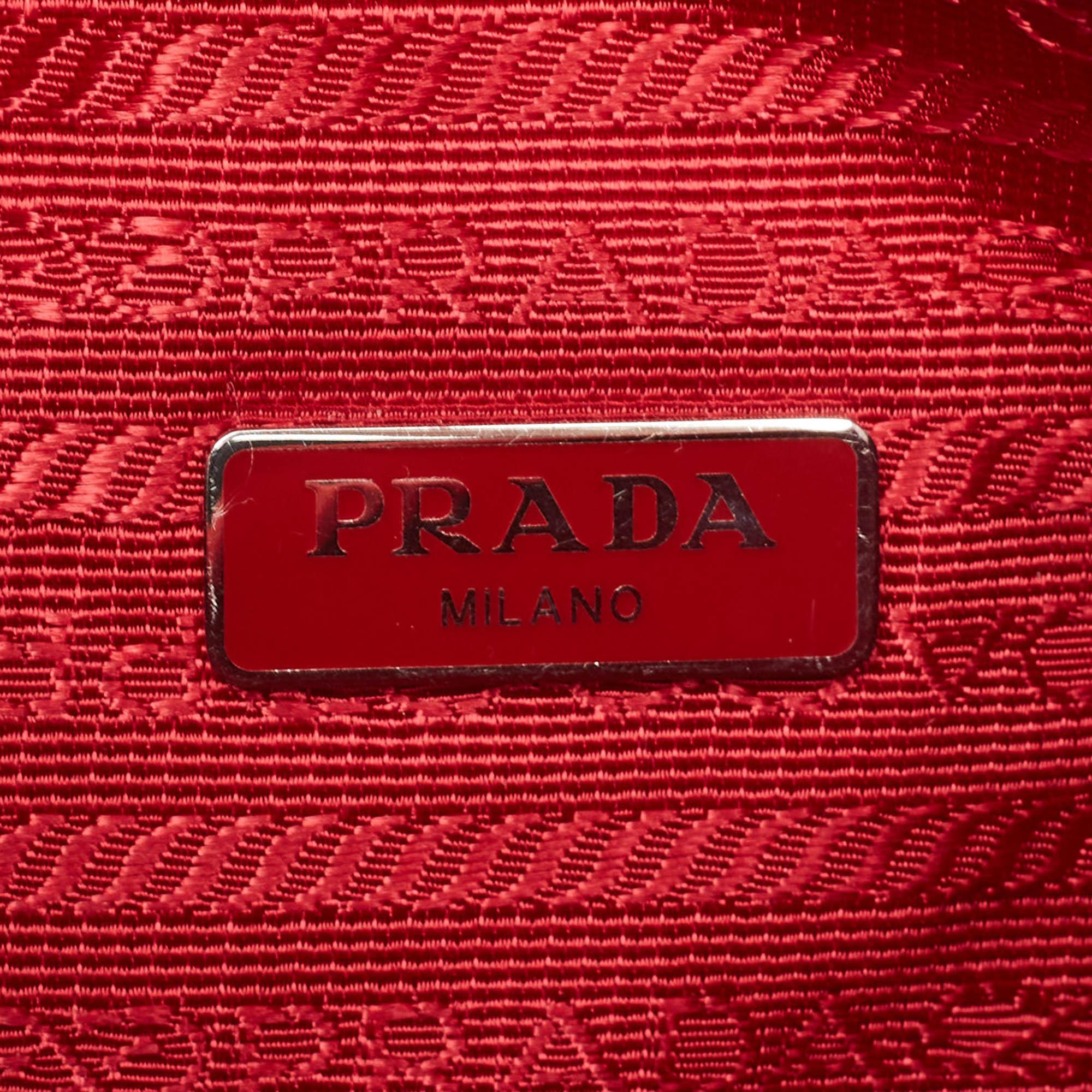 Prada Red Tessuto Nylon Re-Edition 2000 Baguette Bag For Sale 4