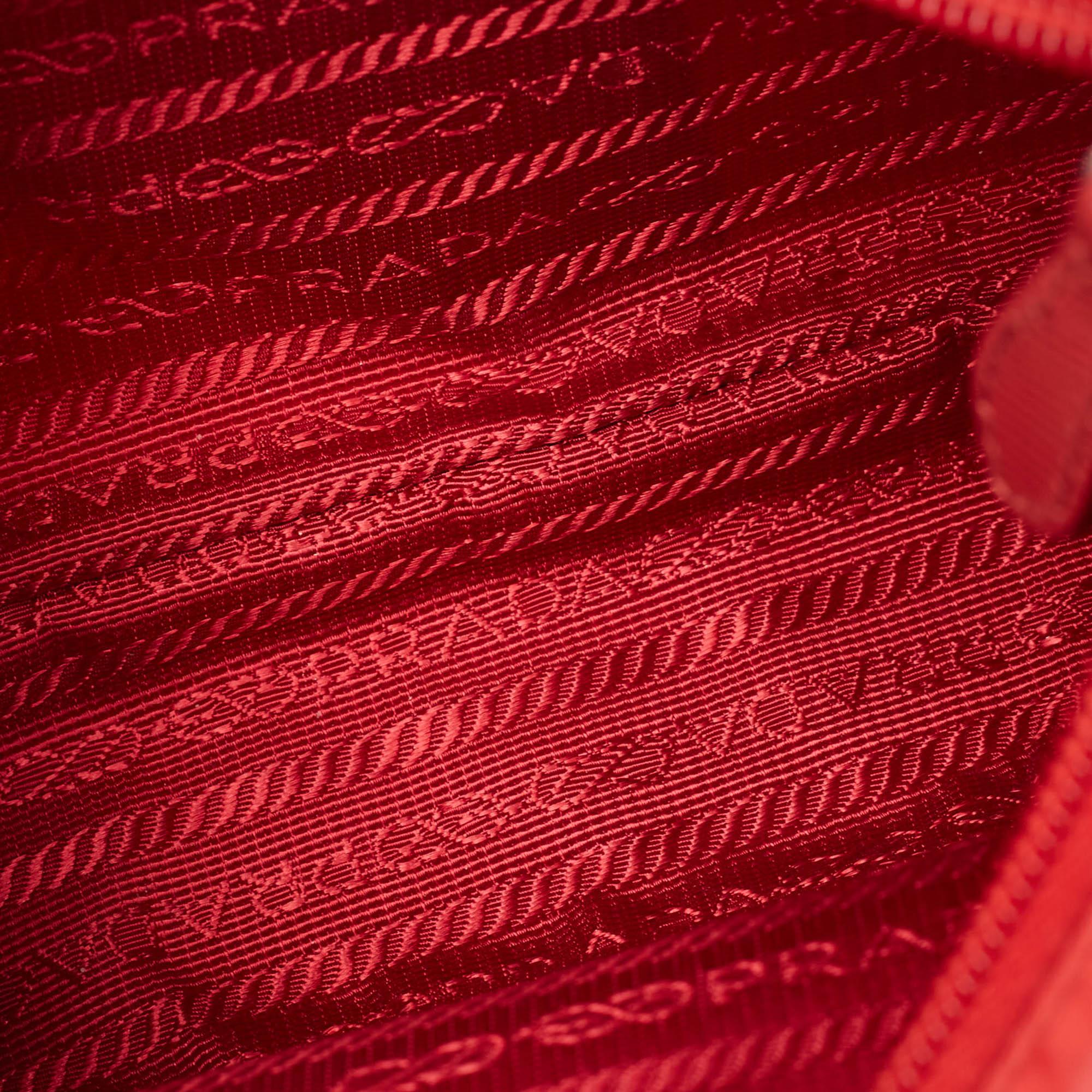 Prada Red Tessuto Nylon Re-Edition 2000 Baguette Bag For Sale 5