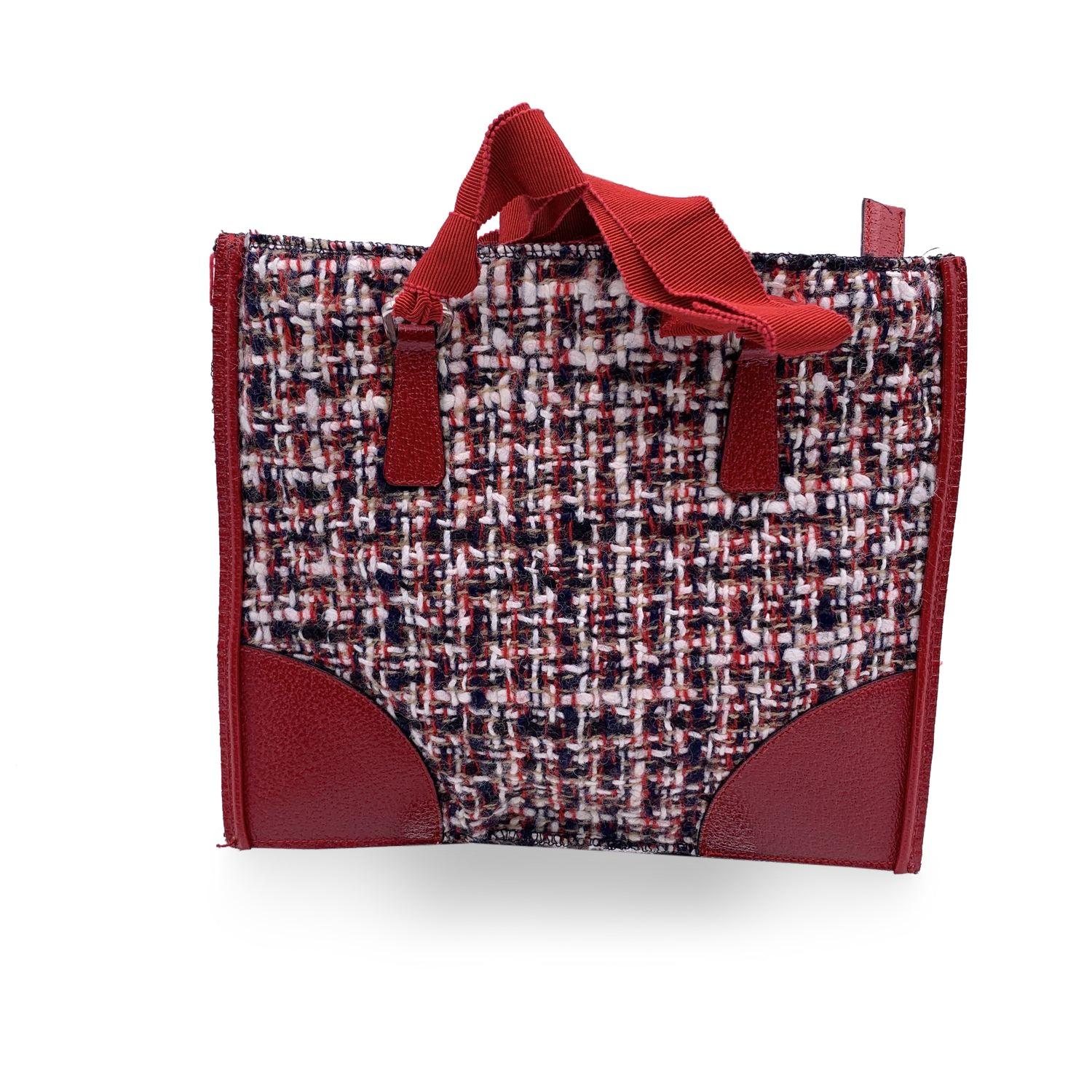 Prada - Petit sac à main plat en cuir et tweed rouge - Sacoche Excellent état - En vente à Rome, Rome
