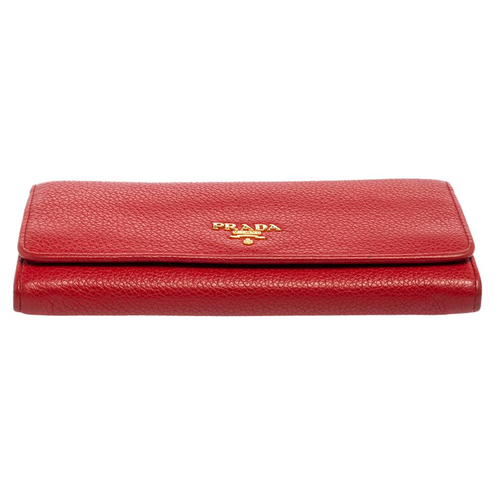 Prada Red Vitello Leather Flap Continental Wallet In Good Condition In Dubai, Al Qouz 2