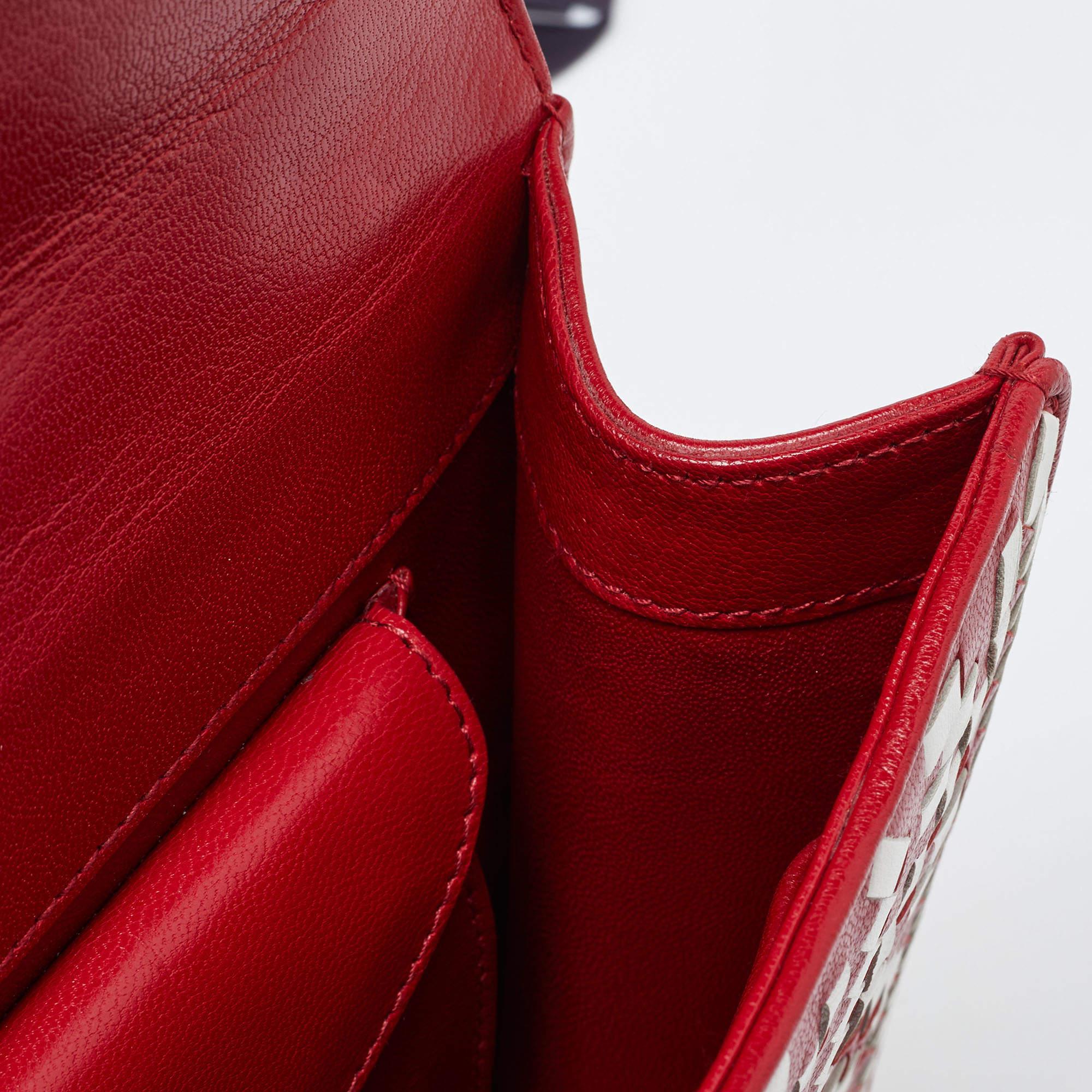 Prada Red/White Madras Woven Leather Pushlock Flap Bag In Good Condition For Sale In Dubai, Al Qouz 2