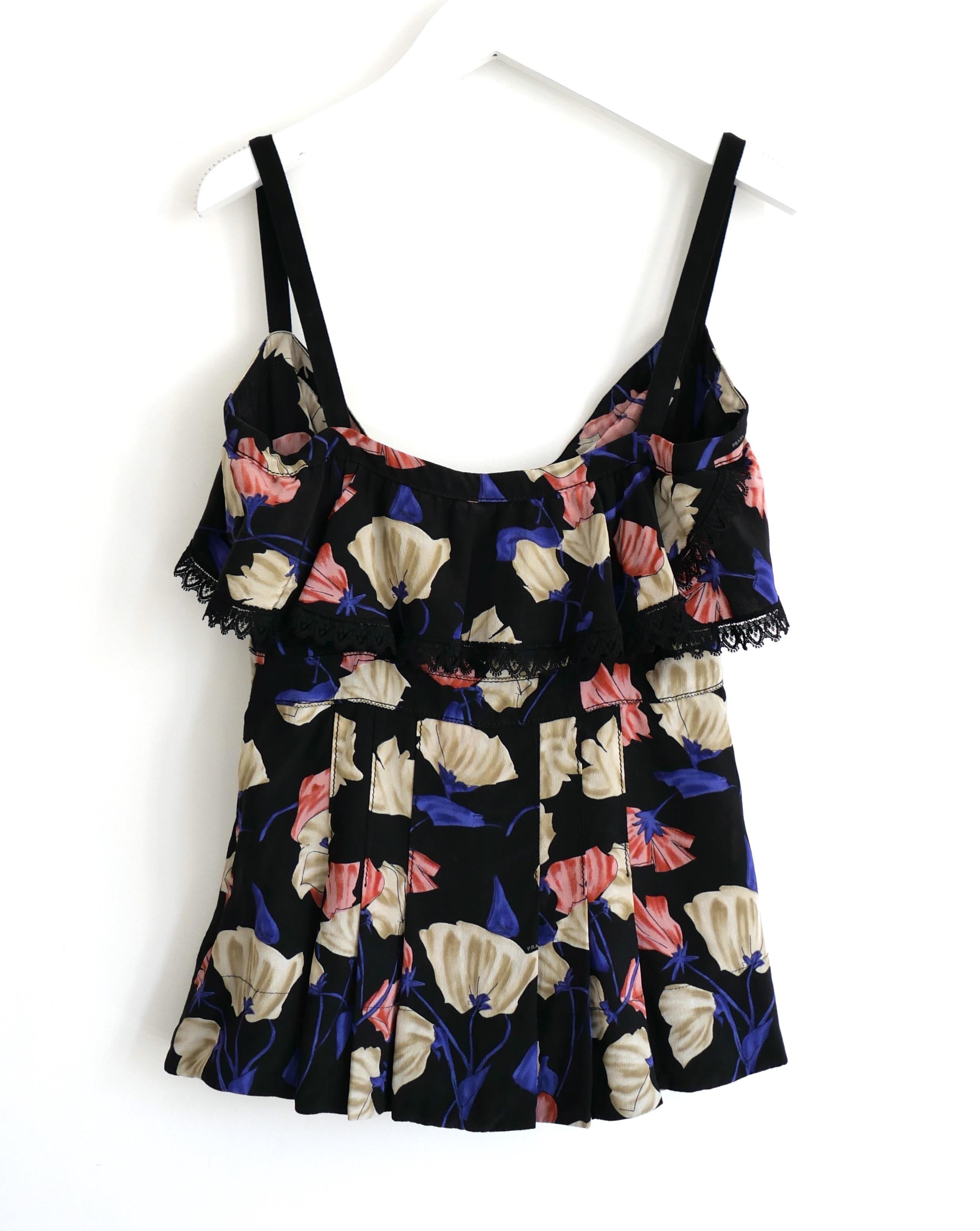 Prada Resort 2008 Floral Lace Trimmed Top In Good Condition For Sale In London, GB