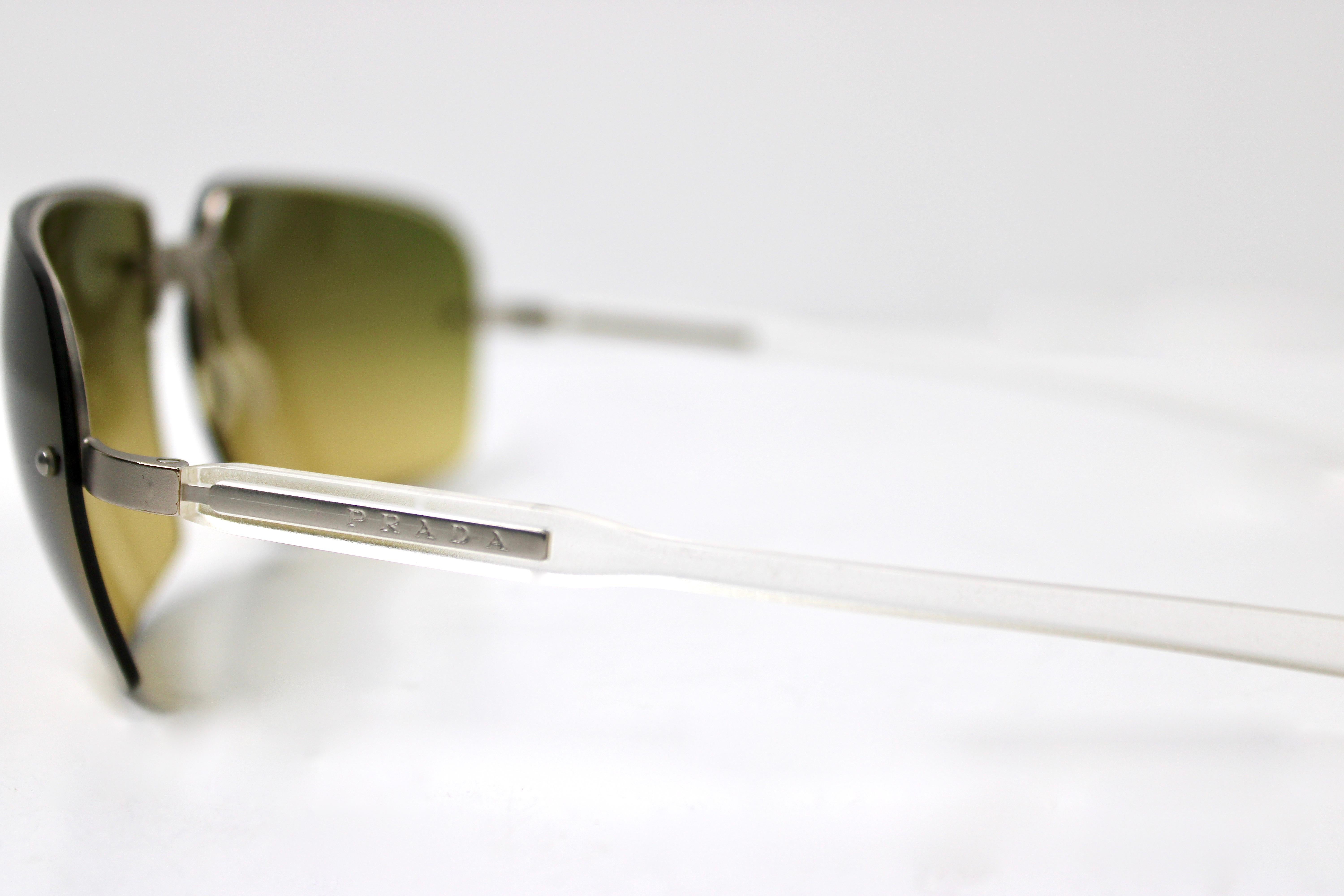 Occhiali da sole Prada senza montatura in Greene & Greene Tinted circa Y2K In condizioni buone in vendita a Scottsdale, AZ