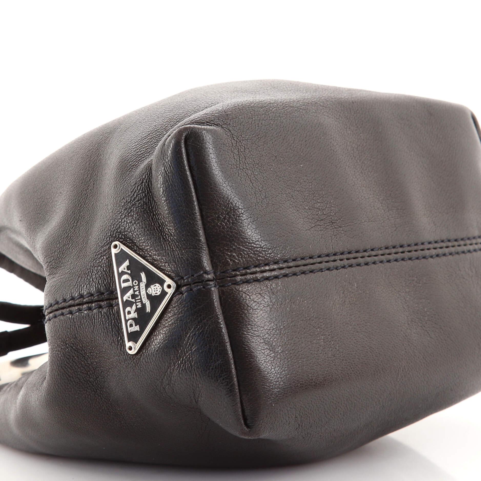  Prada - Sac à poignée anneau en cuir, petit modèle Unisexe 