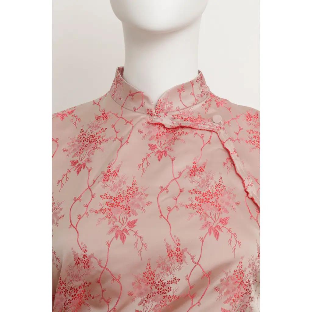 Abito Cheongsam di Prada con motivo floreale di foglie di bambù in seta rosa - 42 IT In condizioni ottime in vendita a London, GB