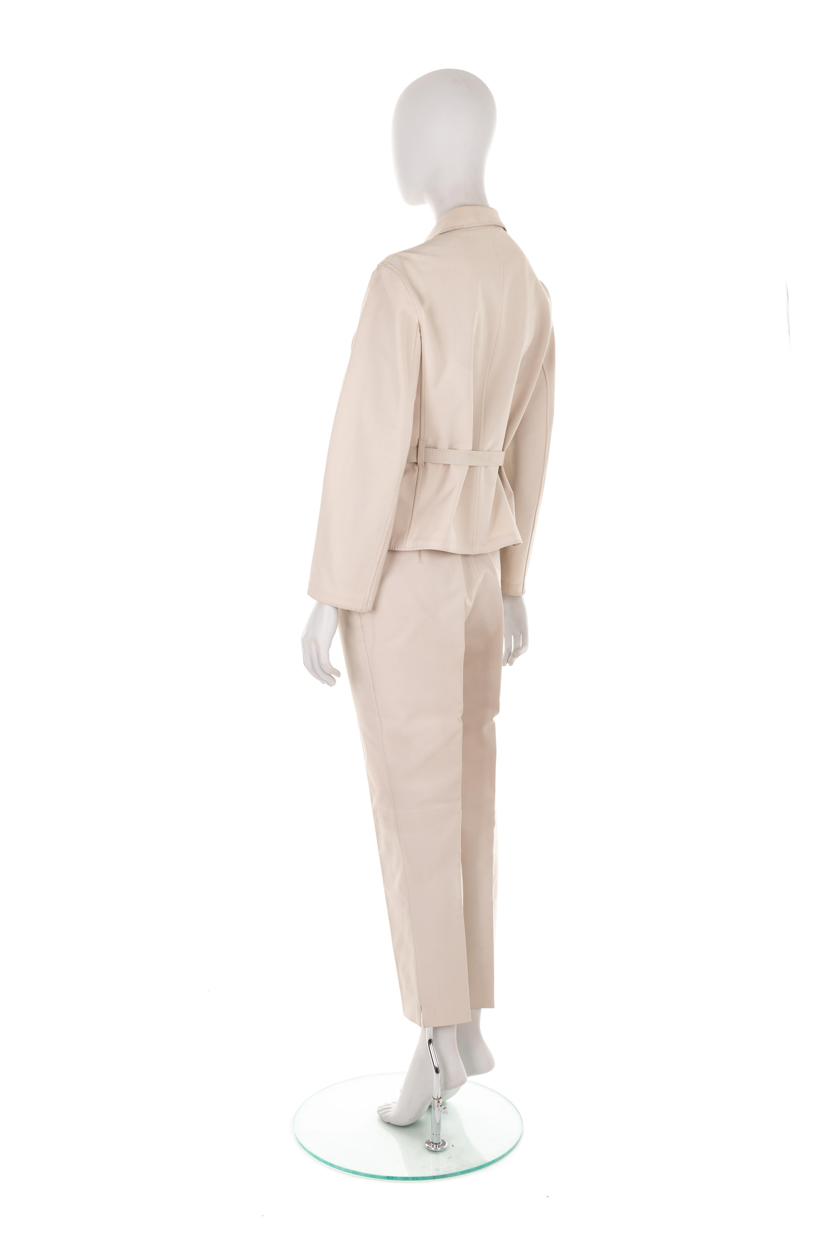 Women's Prada S/S 1998 off-white pant suit with clip logo belt For Sale