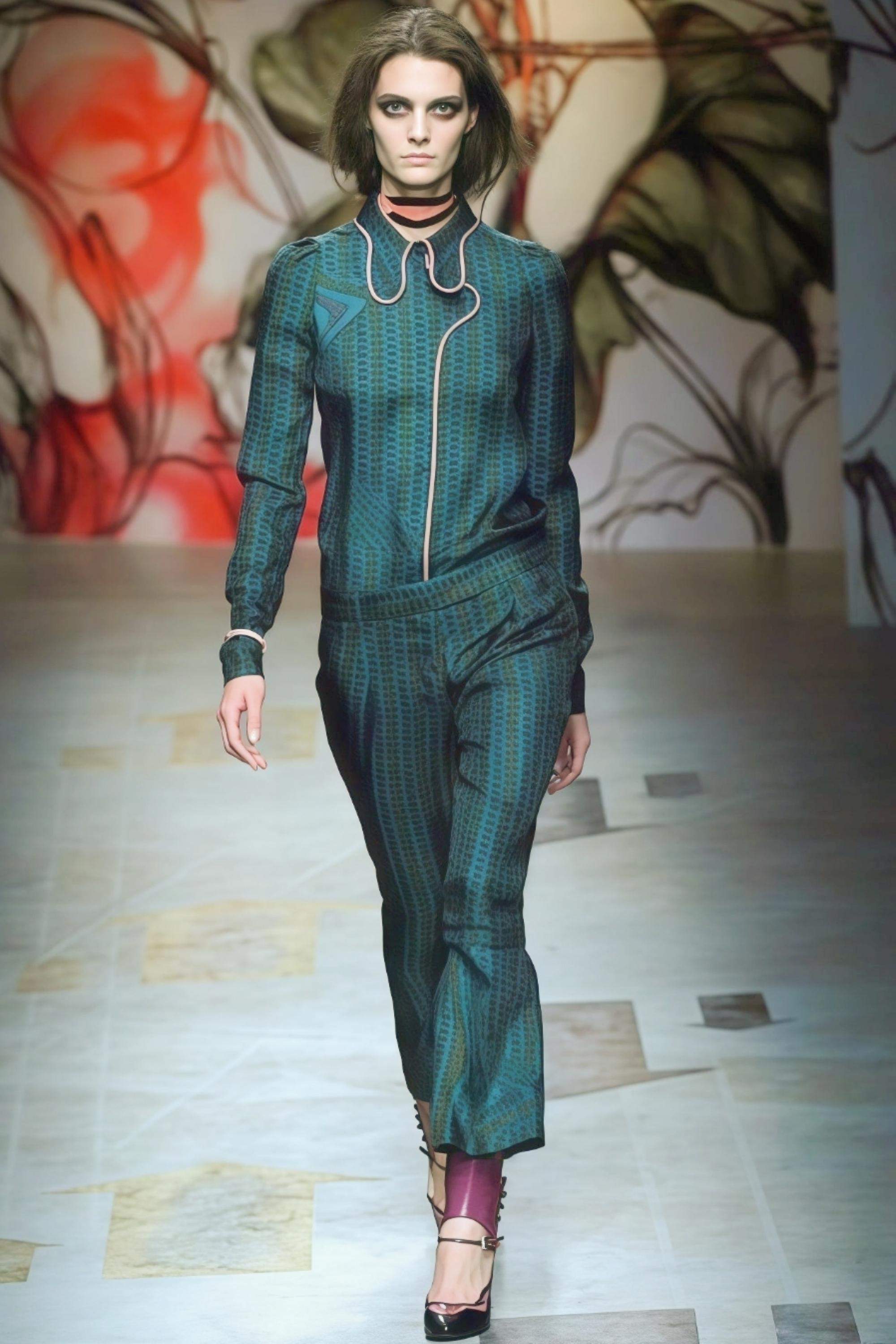 Verde Prada Collezione S/s 2008 Fairy Ensemble di pantaloni svasati a righe verdi in vendita