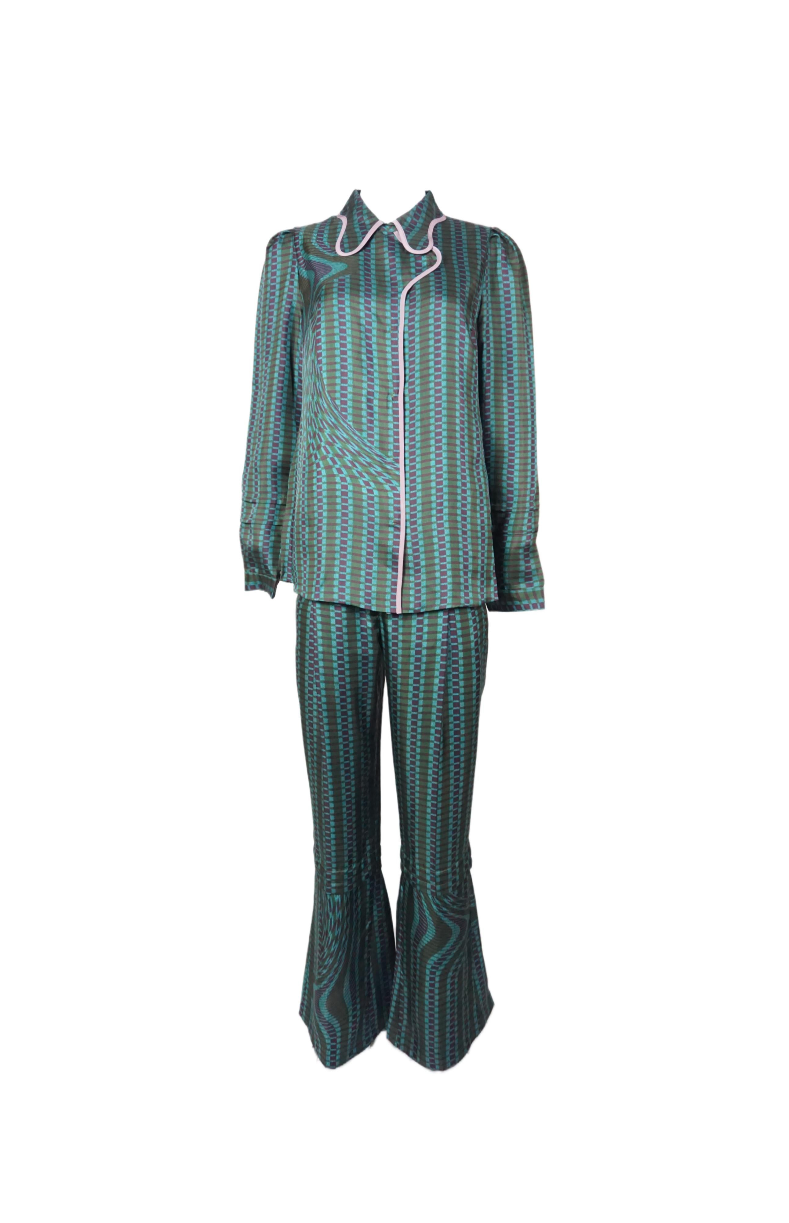 Donna Prada Collezione S/s 2008 Fairy Ensemble di pantaloni svasati a righe verdi in vendita