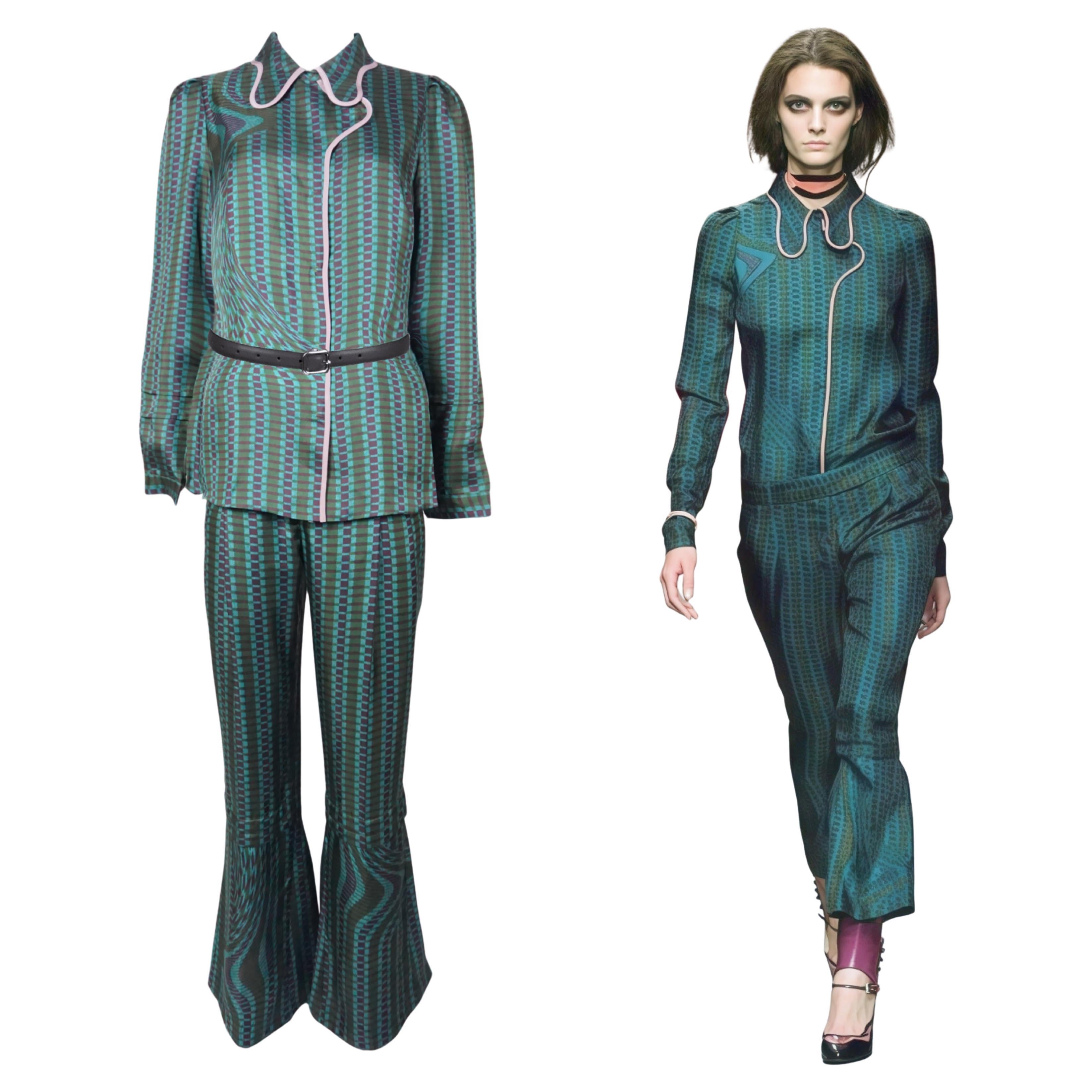 Prada Collezione S/s 2008 Fairy Ensemble di pantaloni svasati a righe verdi in vendita