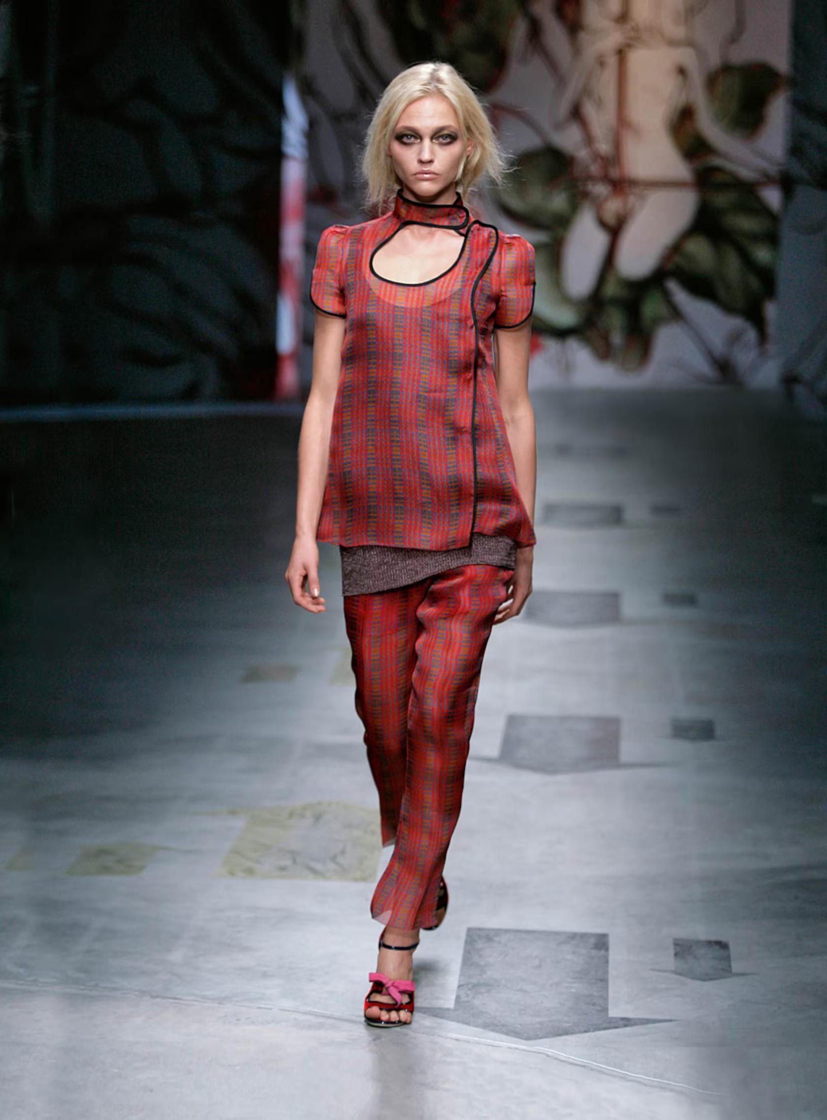 Prada Collezione S/S 2008 Fairy Sandali con tacco a fiore scultoreo in vendita 3