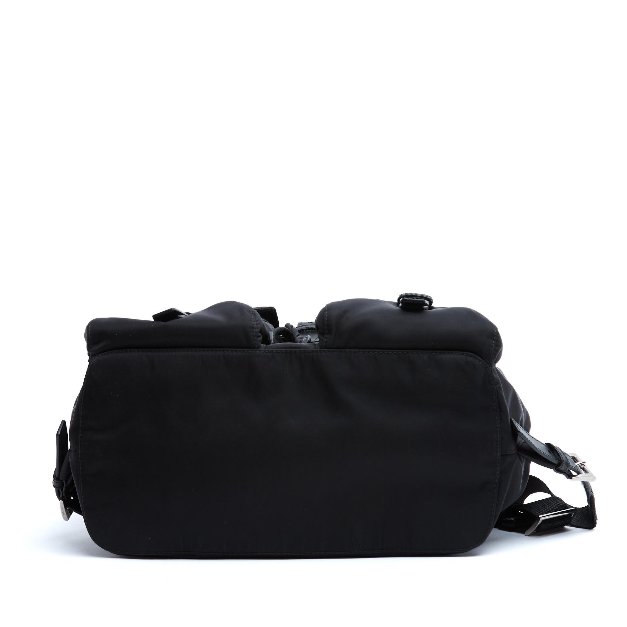 Prada Sac a dos Re Nylon New Edition Medium Black Back Pack Bag Pristine Excellent état - En vente à PARIS, FR