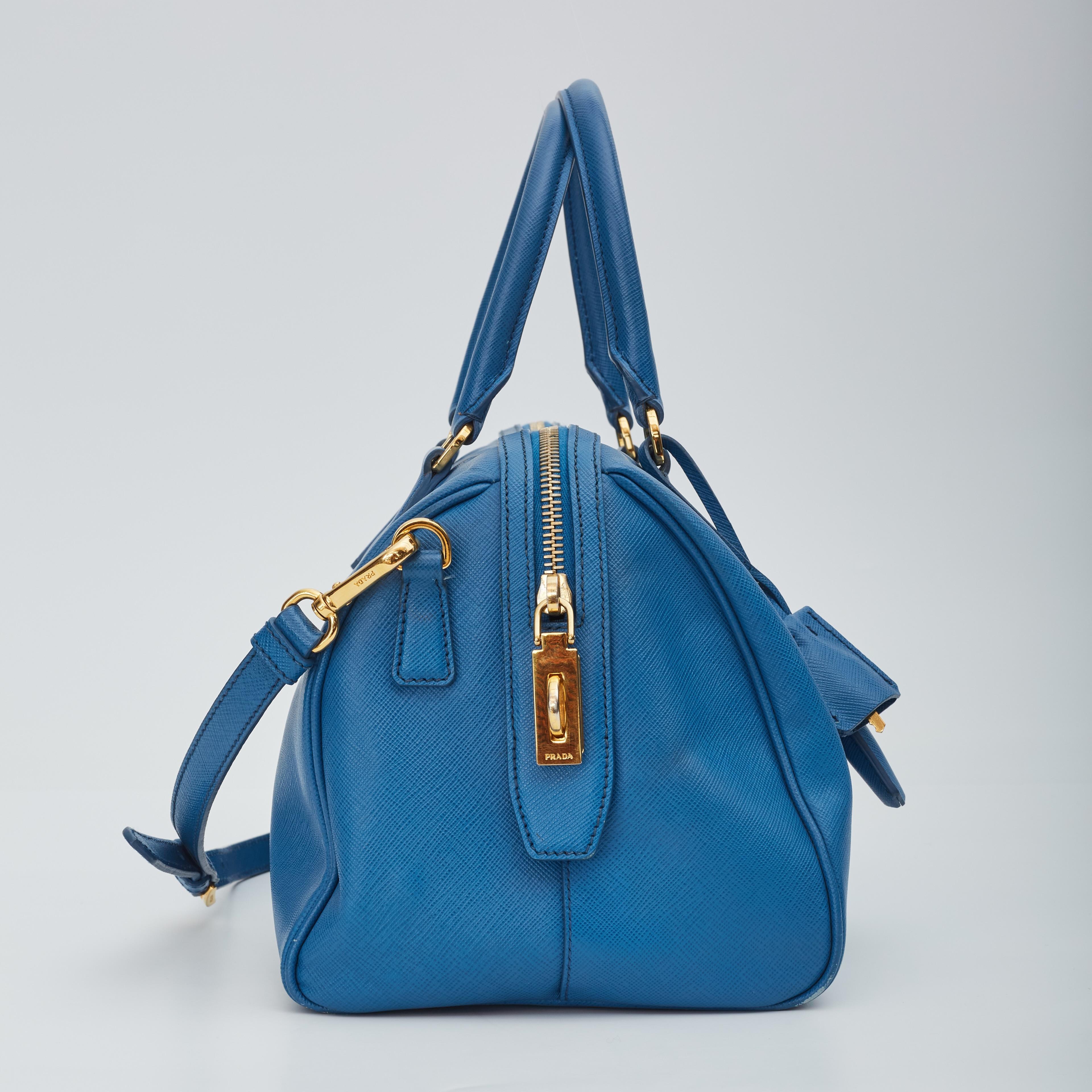 Prada Saffiano Leather Blue Bauletto Boston Bag Round In Good Condition For Sale In Montreal, Quebec