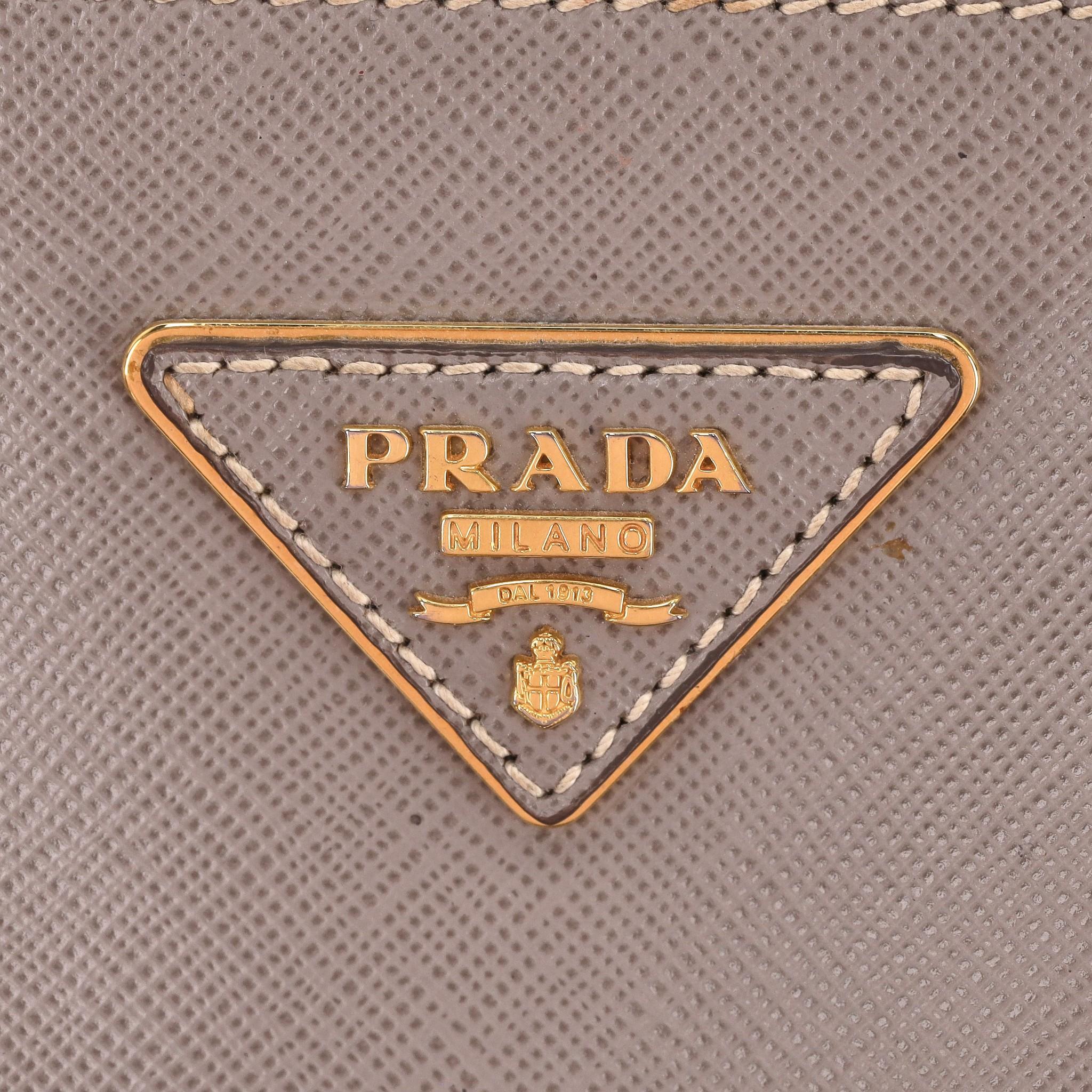 Bolso Tote Prada de piel saffiano con doble cremallera Galleria en venta 2