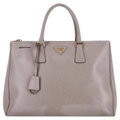 Prada Saffiano Galleria Tragetasche aus Leder mit doppeltem Reißverschluss