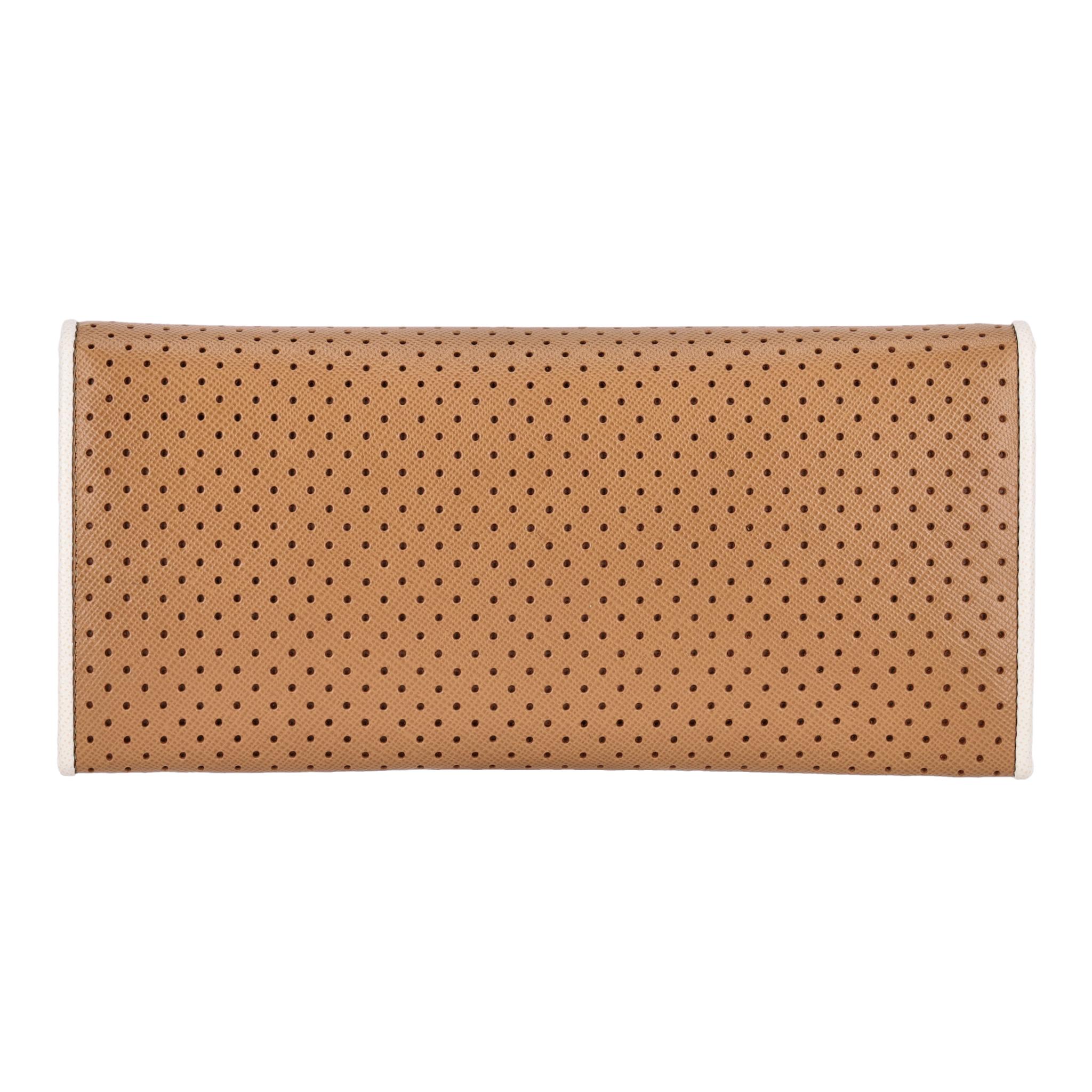 Portafoglio Fori Continental in pelle saffiano di Prada In condizioni ottime a London, GB