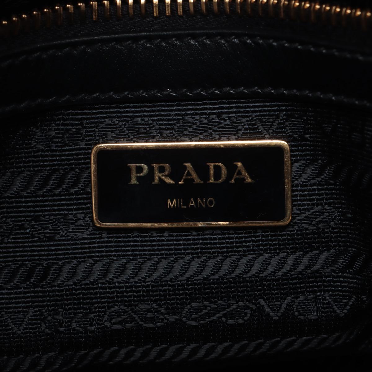 Prada Borsa in pelle saffiano nera in vendita 6