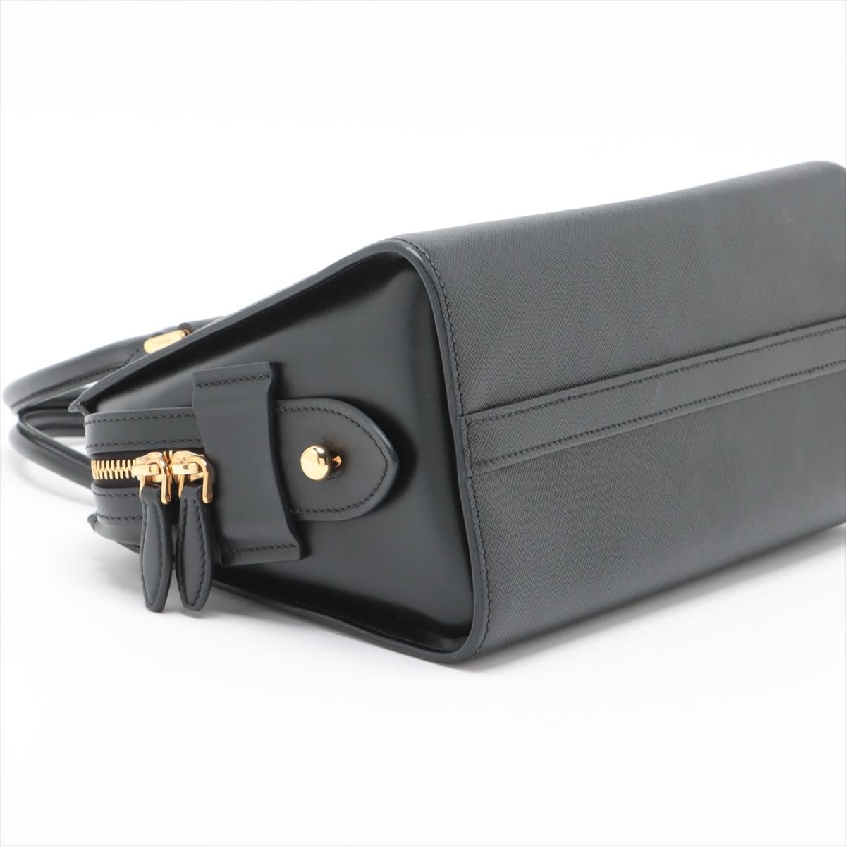 Donna Prada Borsa in pelle saffiano nera in vendita