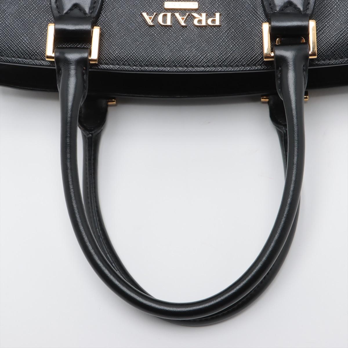 Prada Borsa in pelle saffiano nera in vendita 1