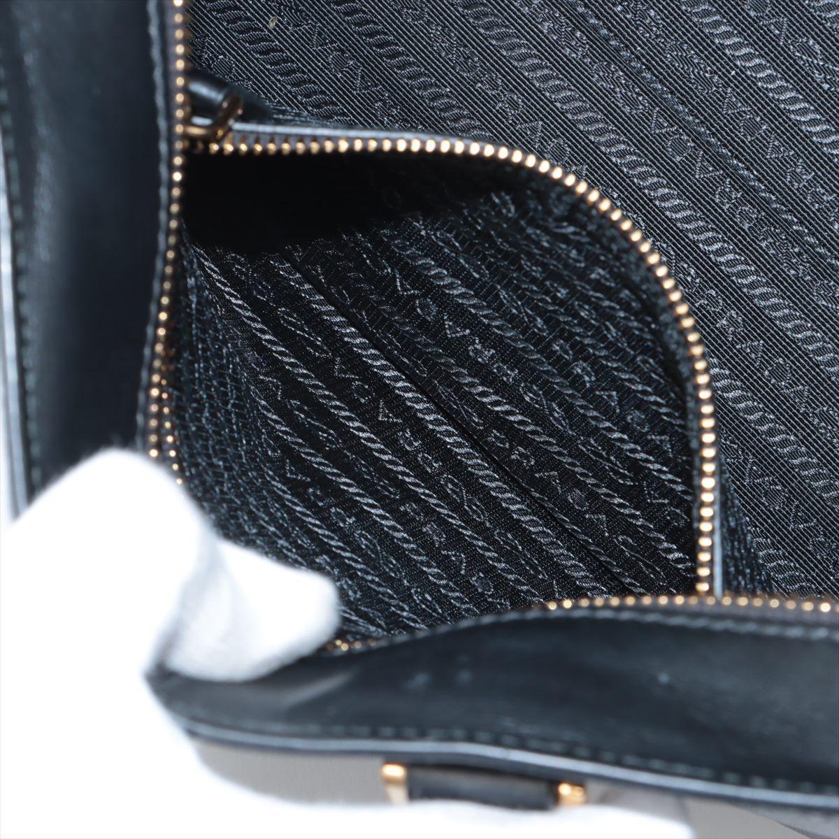 Prada Borsa in pelle saffiano nera in vendita 4