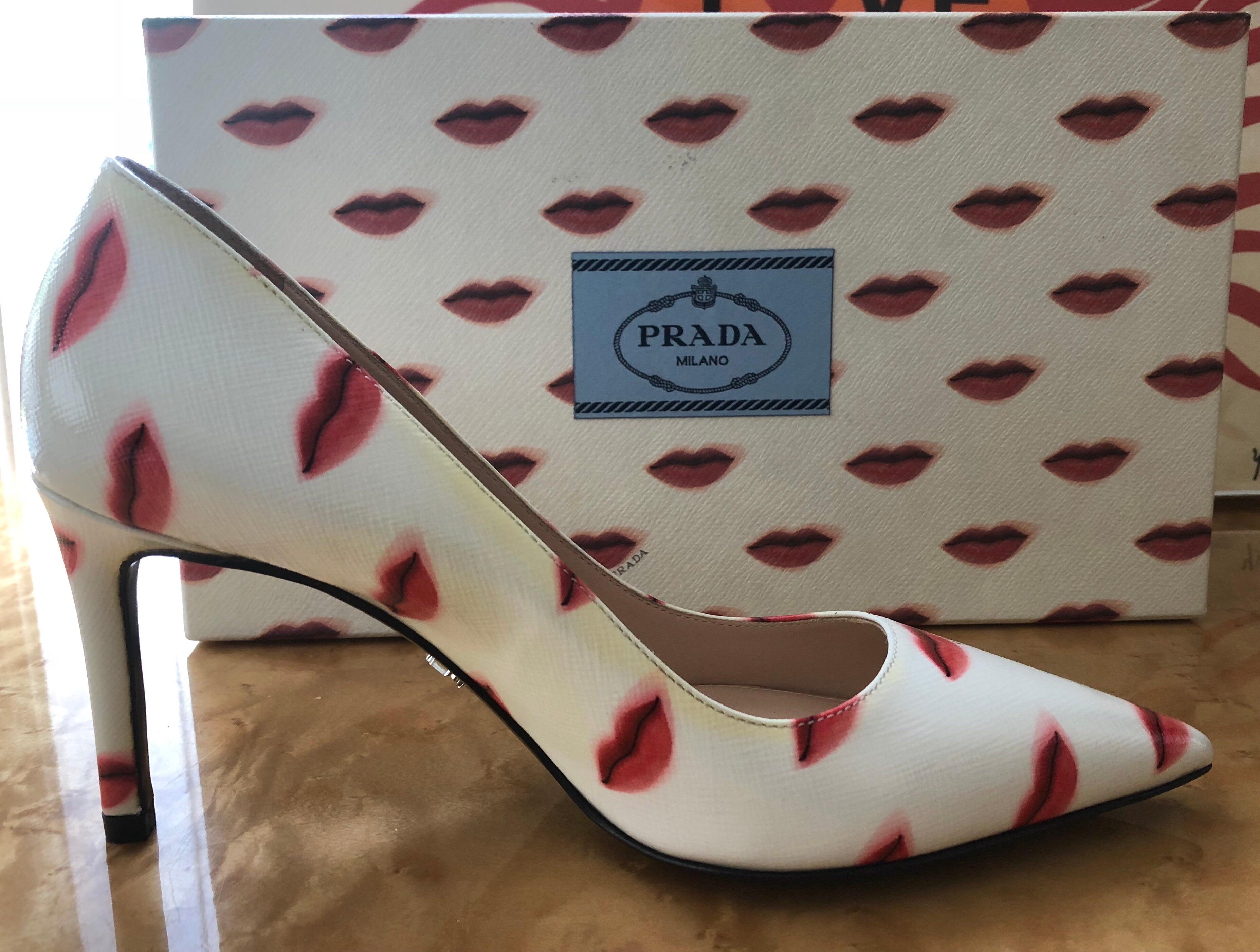 Prada Saffiano Leather Red Ivory Lip Point Toe Pumps Heels Shoes In New Condition For Sale In Boca Raton, FL