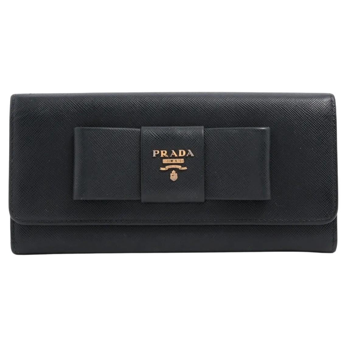 Portafoglio lungo Prada con nastro in pelle saffiano nero