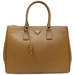 PRADA Saffiano Lux Galleria Braune Leder-Damen-Tragetasche 1BA786NZV