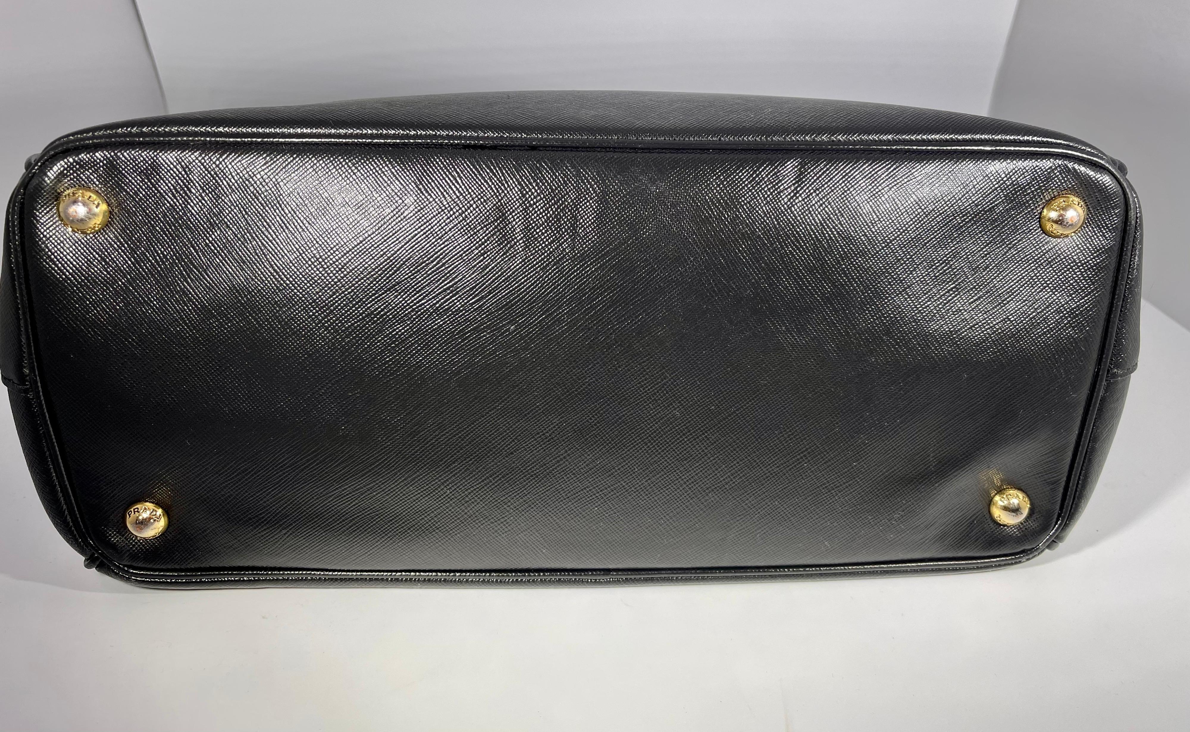 Prada Saffiano Medium Executive Tote Bag, Black (Nero), Double Zip Tote Bag For Sale 5