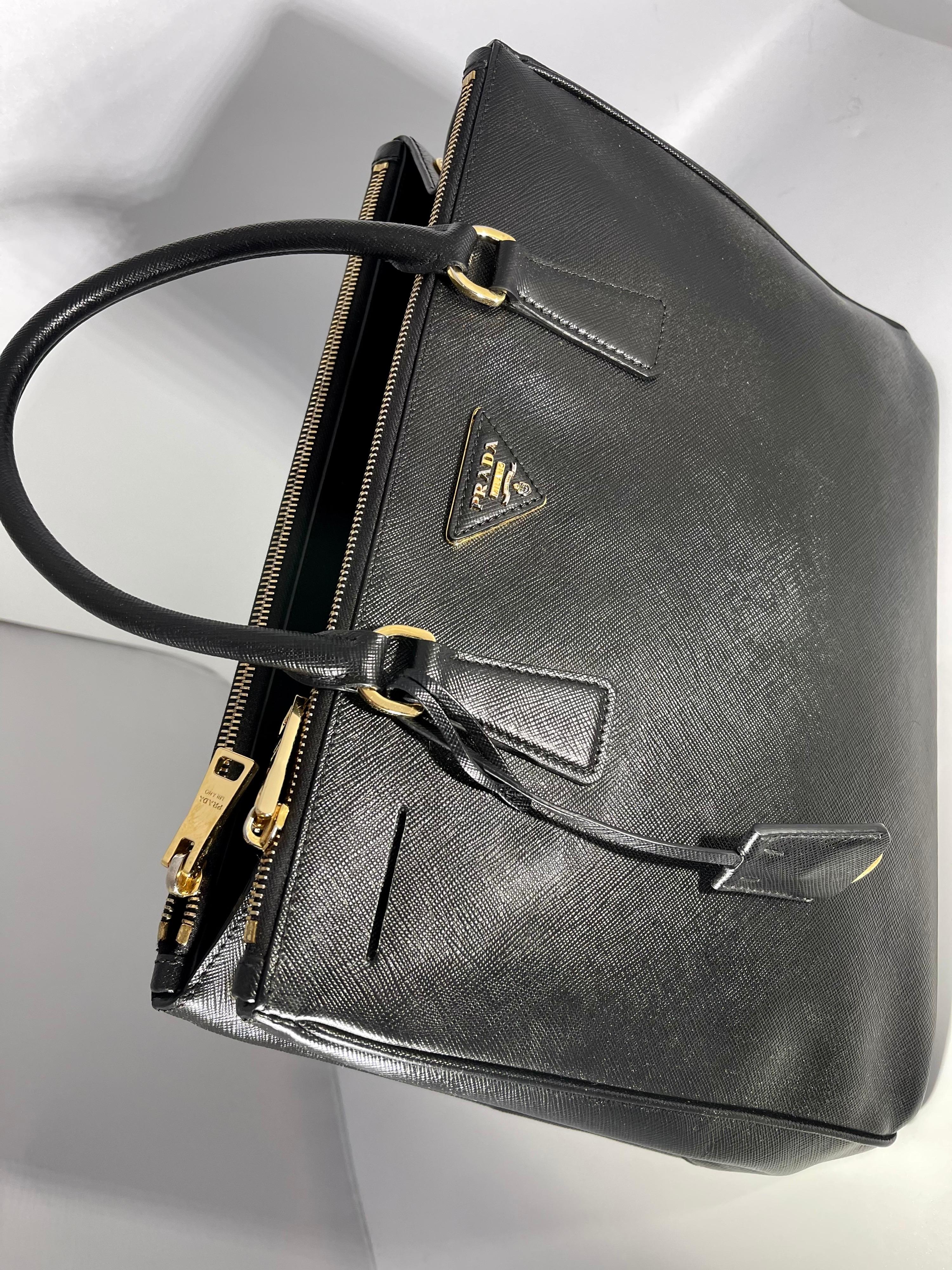 Prada Saffiano Medium Executive Tote Bag, Black (Nero), Double Zip Tote Bag  For Sale 6