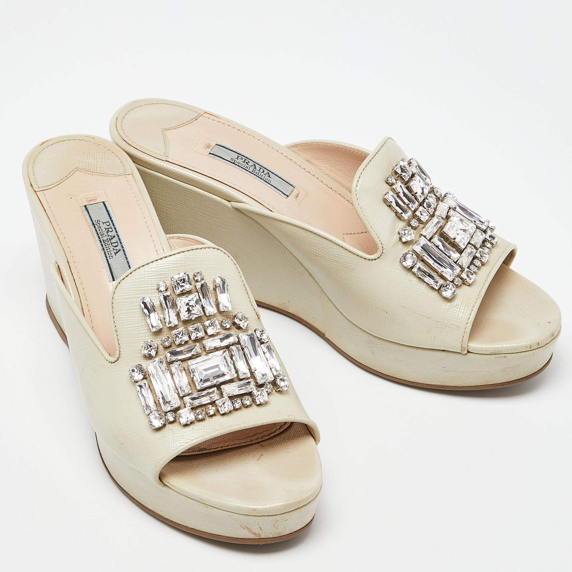 Prada Saffiano Patent Leather Crystal Embellished Platform Wedge Sandals Size 38 In Fair Condition In Dubai, Al Qouz 2