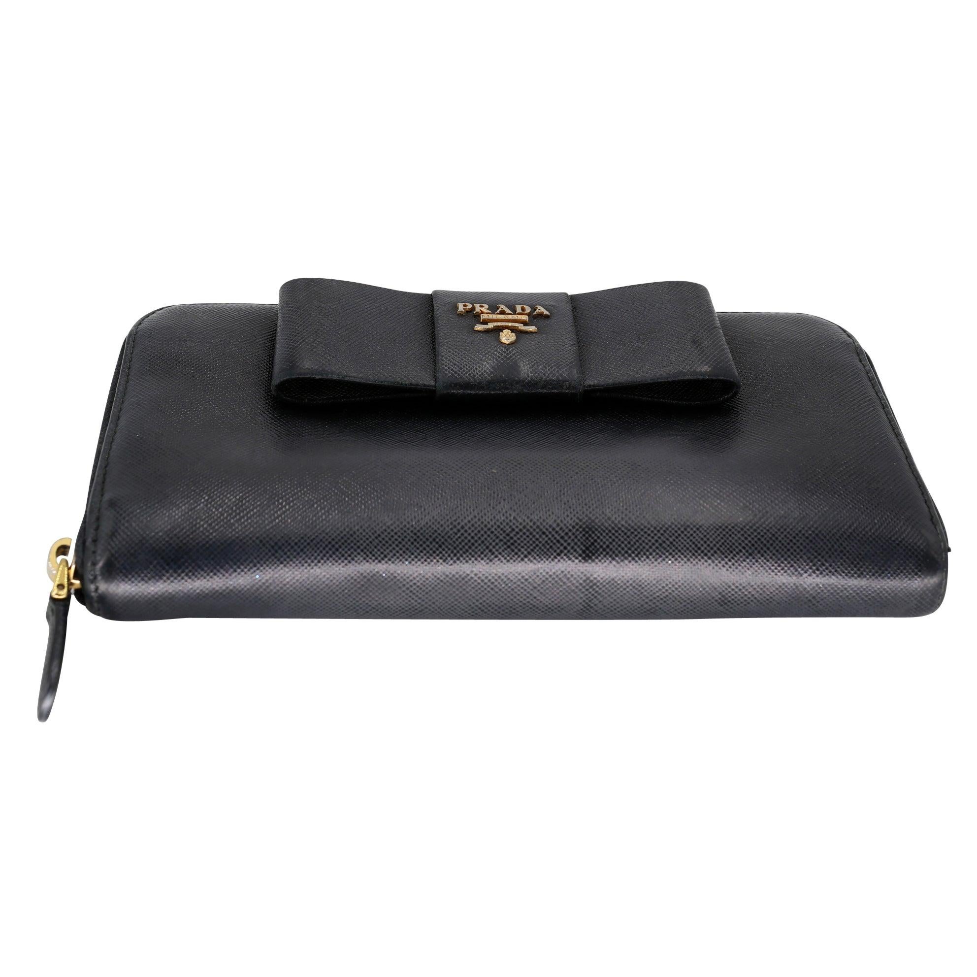 Prada Saffiano Peonia Fiocco Bow Zip Around Black Wallet PR-W1005P-A004 In Good Condition For Sale In Downey, CA