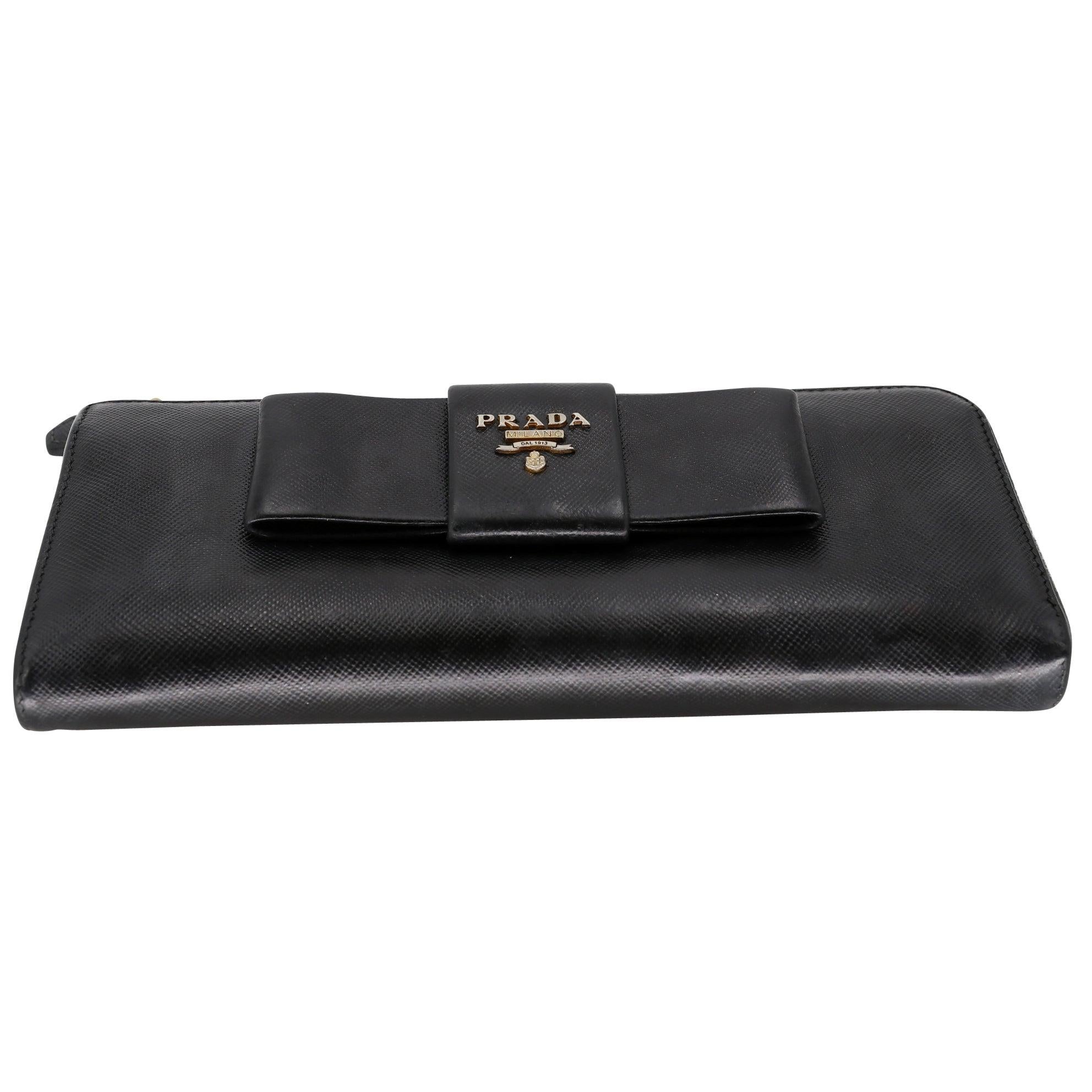Prada Saffiano Peonia Fiocco Bow Zip Around Black Wallet PR-W1017P-A002 In Good Condition For Sale In Downey, CA