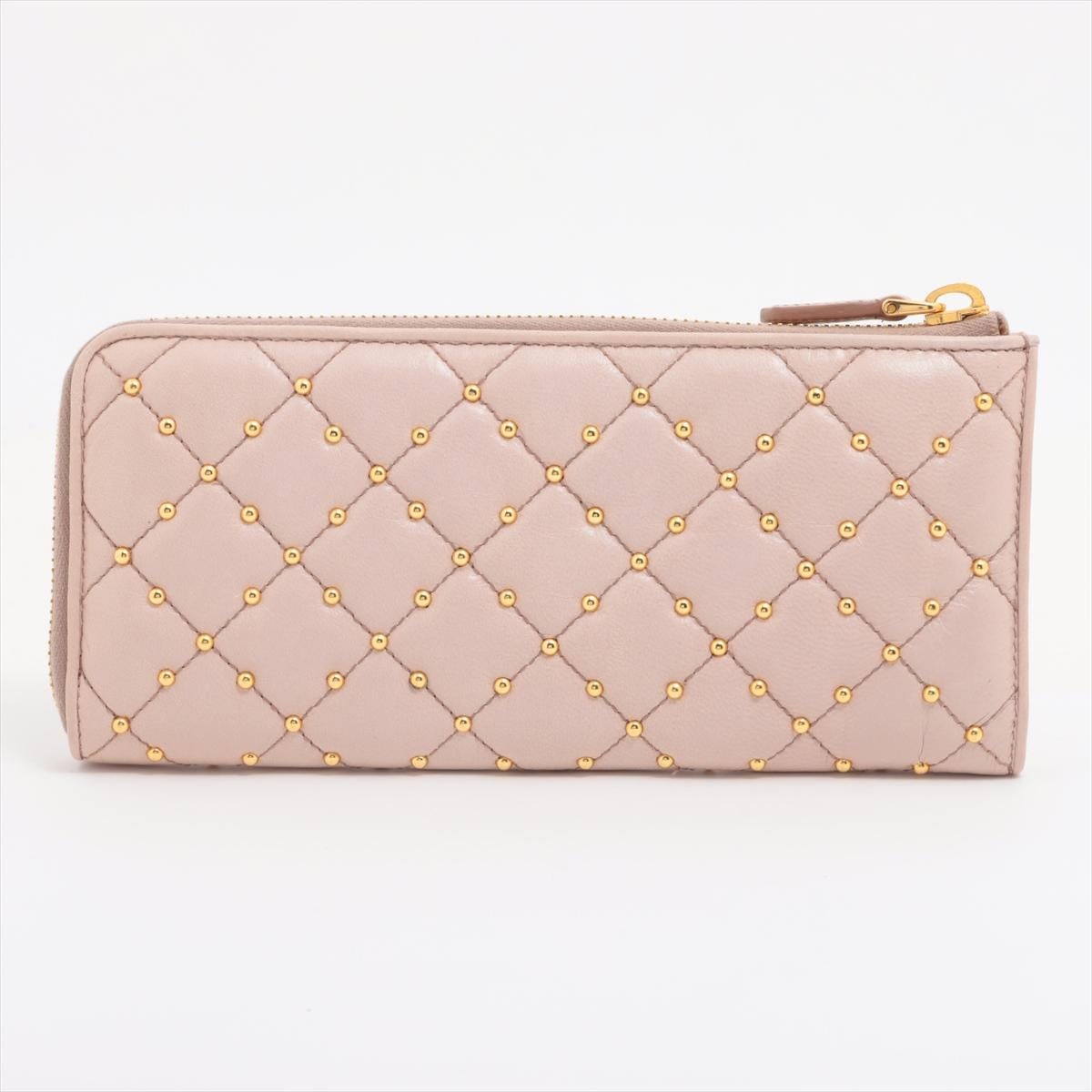 Prada Saffiano Studded Zippy Wallet Beige In Good Condition For Sale In Humacao, PR