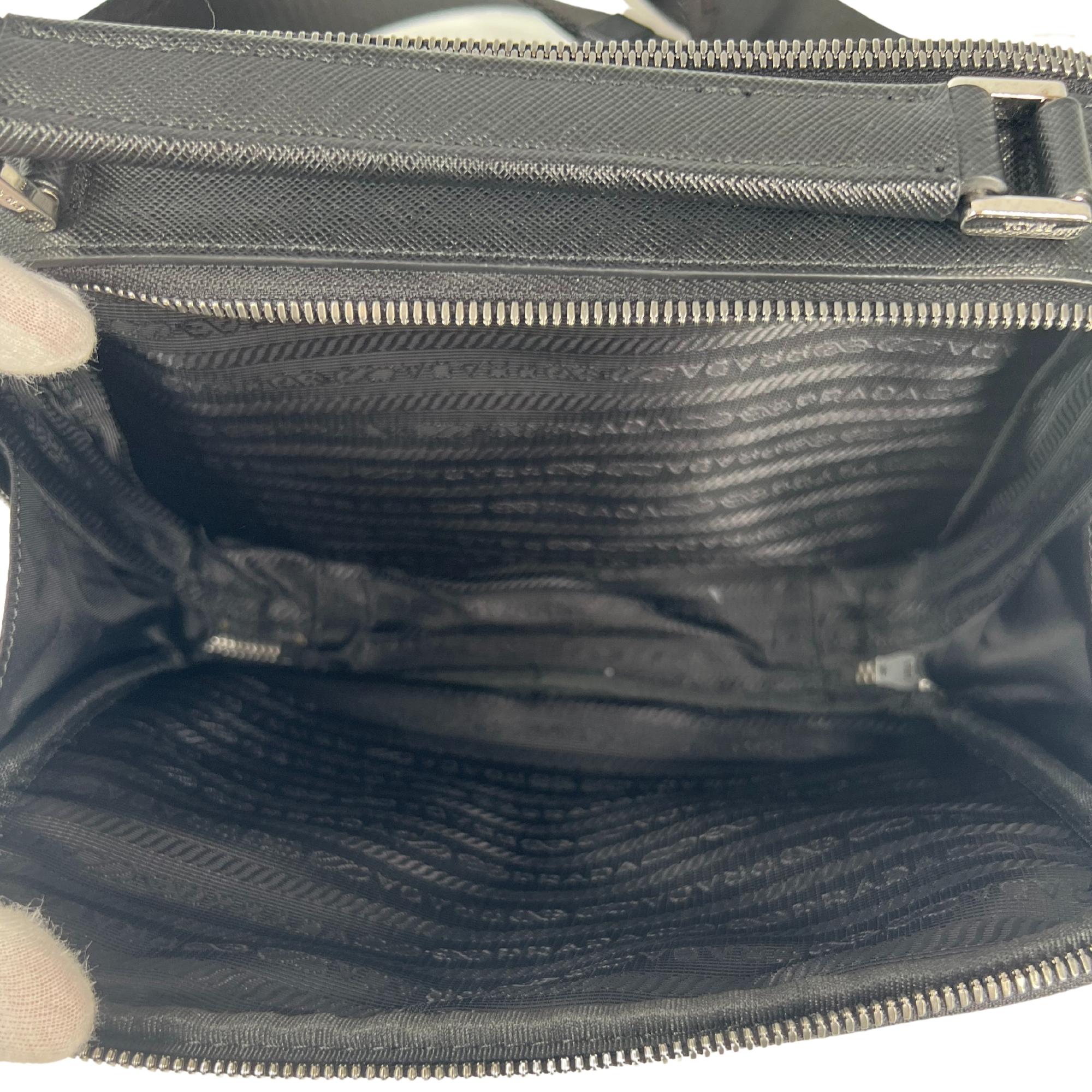 Prada Saffiano Trimmed Tessuto Brique Crossbody Bag In Good Condition For Sale In Montreal, Quebec