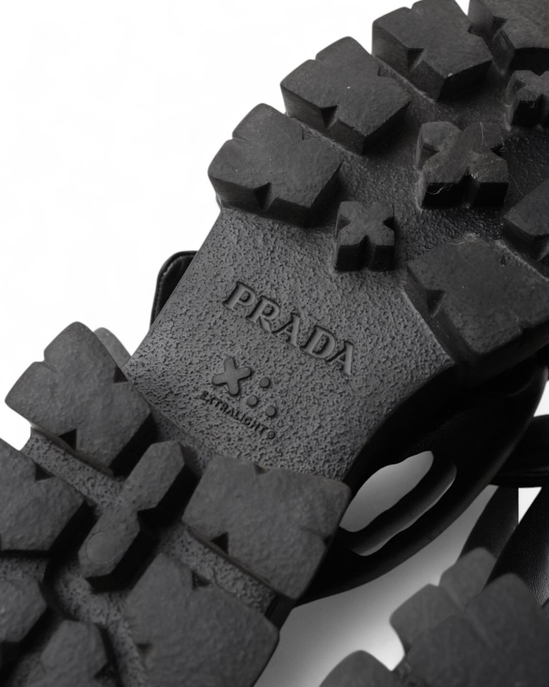 Prada Sandalias Monolith Puff Negro en Bueno estado para la venta en Torre Del Greco, IT