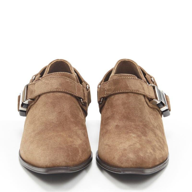Marron PRADA Chaussures de sport HAR en daim marron avec logo et boucle EU36 en vente