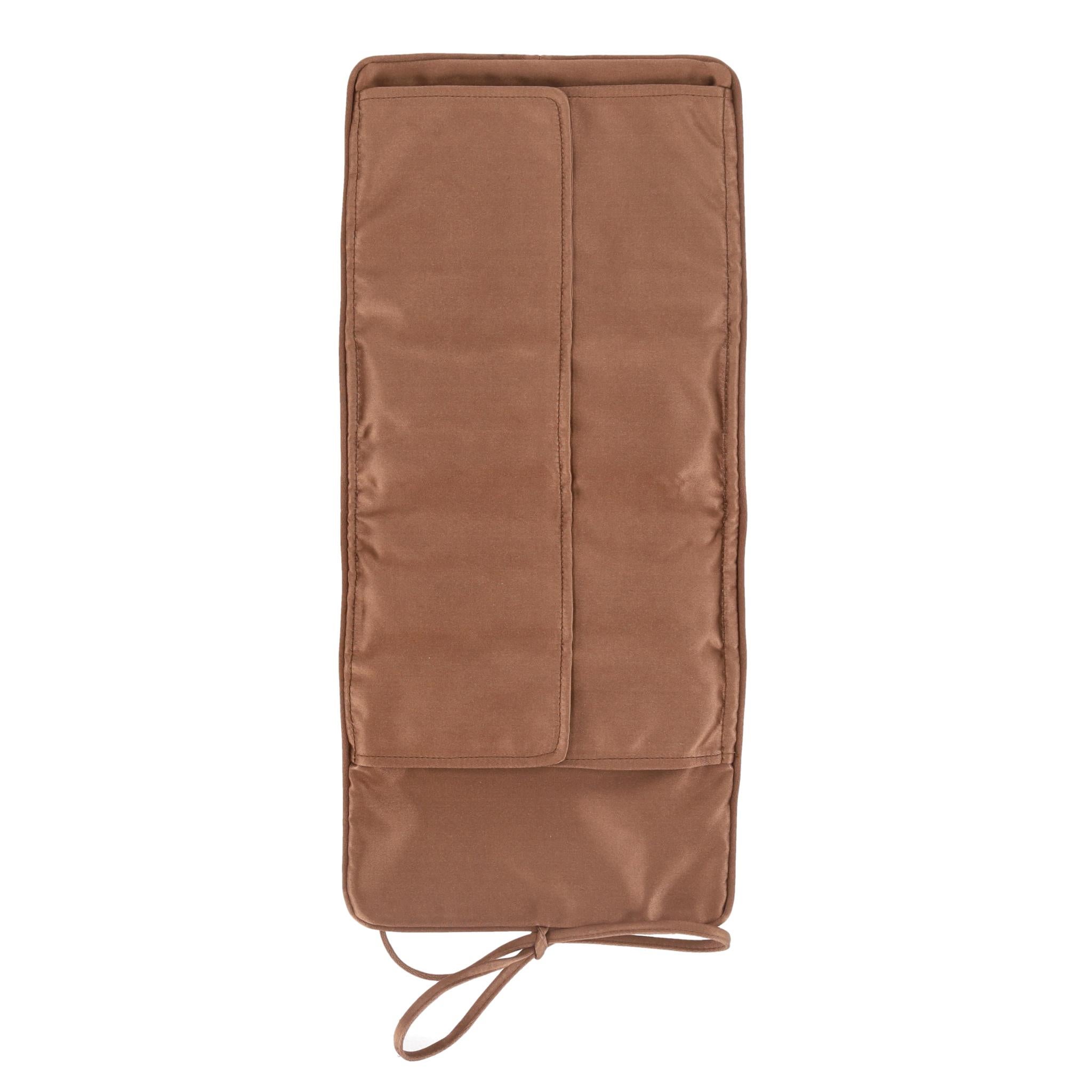 Astuccio/Organizzatore da viaggio per gioielli in raso di Prada In condizioni ottime in vendita a London, GB