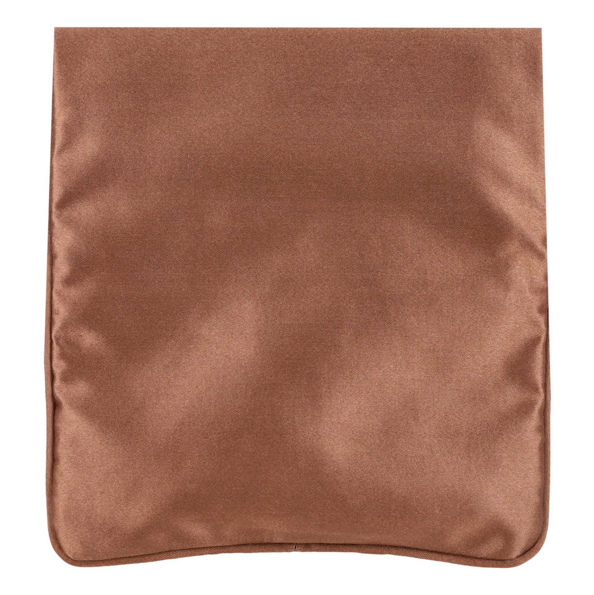 Donna Astuccio/Organizzatore da viaggio per gioielli in raso di Prada in vendita