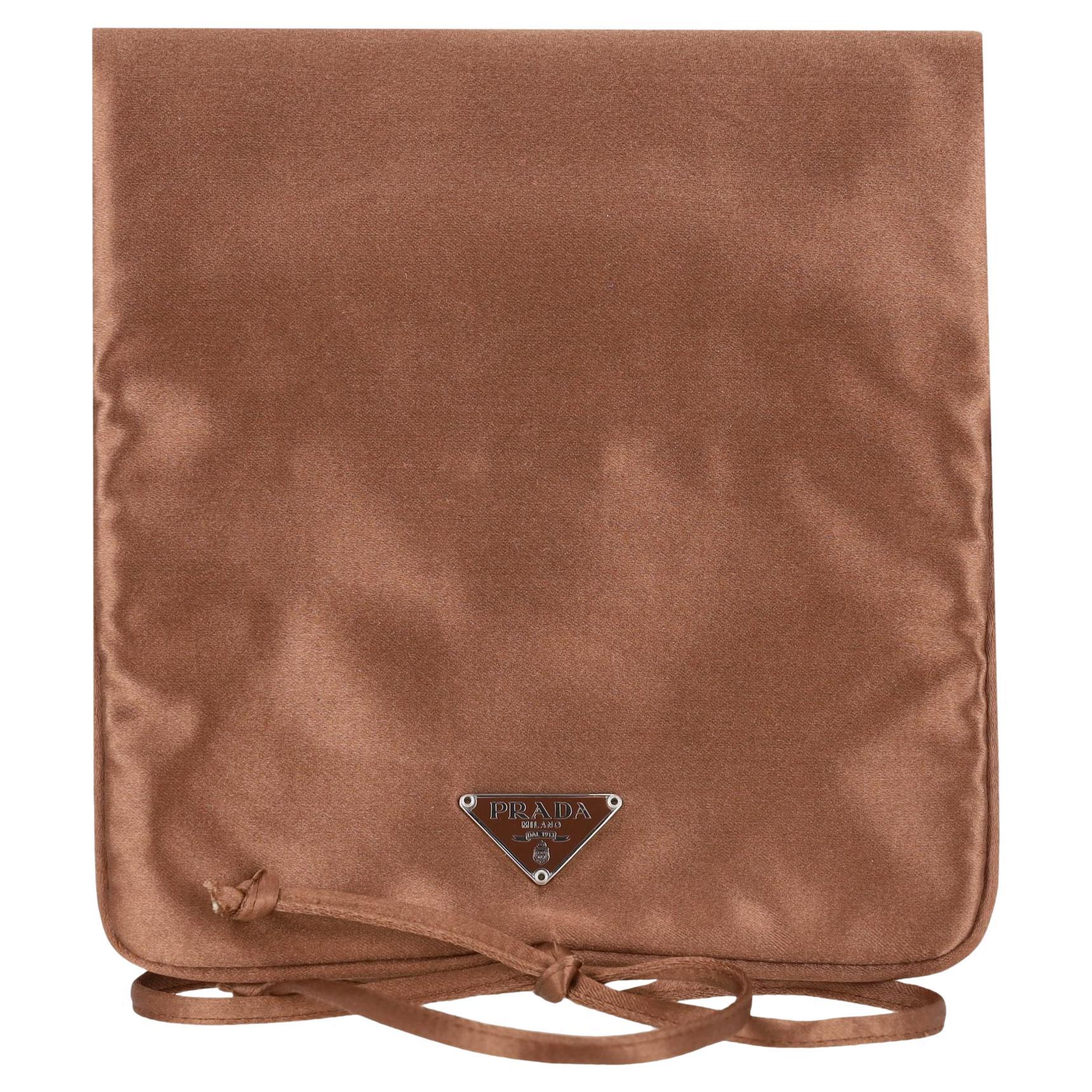 Astuccio/Organizzatore da viaggio per gioielli in raso di Prada in vendita