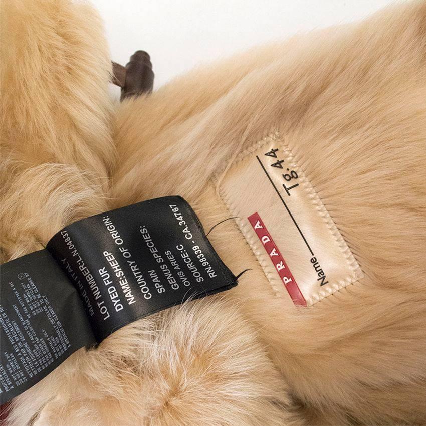 Prada Schafs- und Fuchspelz-Ledermantel mit Kapuze - Größe US 8 im Angebot 3